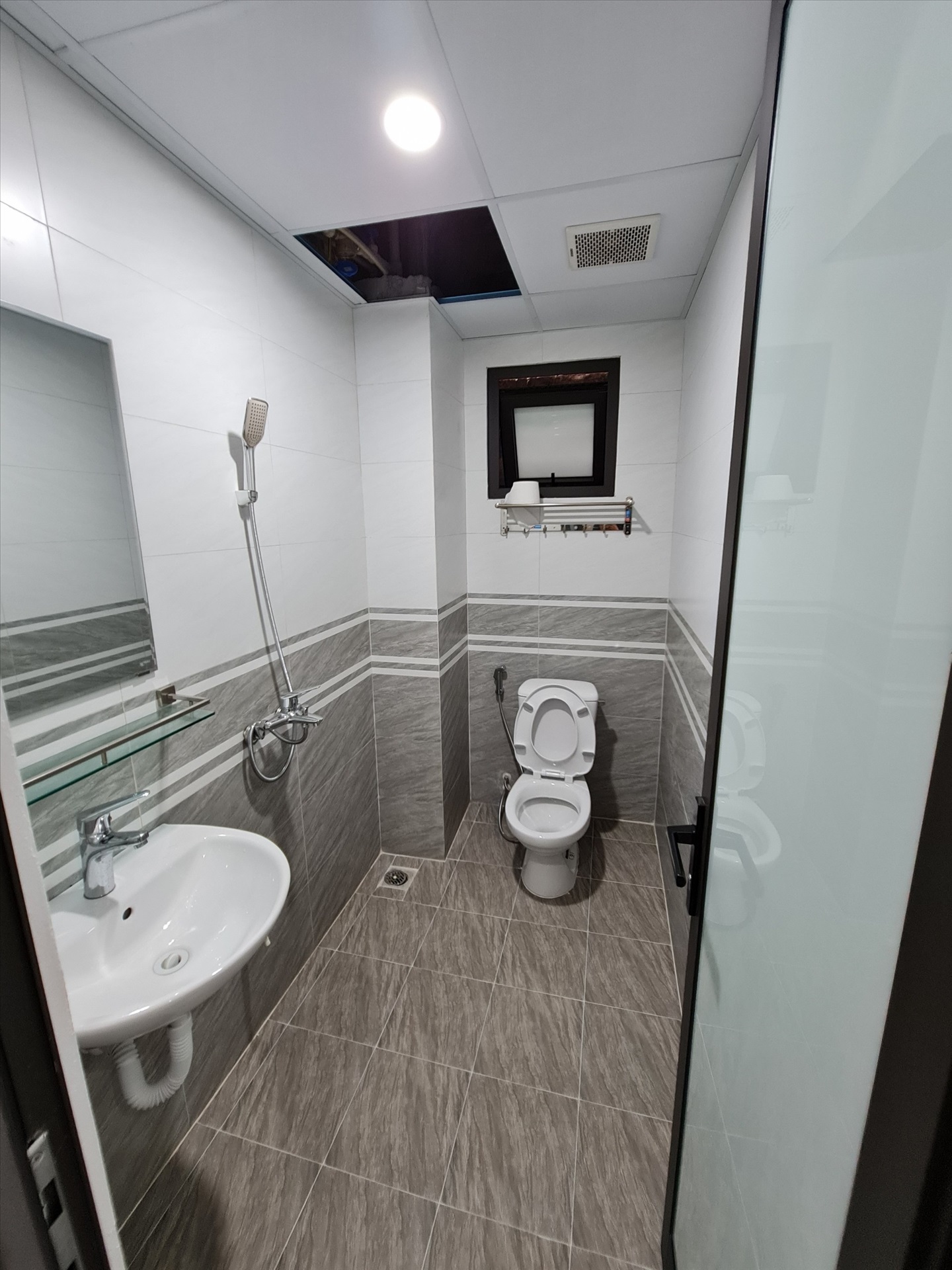 Phòng trọ 1 Phòng ngủ 45m2 tại Salahomes 2 Bùi Xương Trạch - Thanh Xuân - Phòng tắm