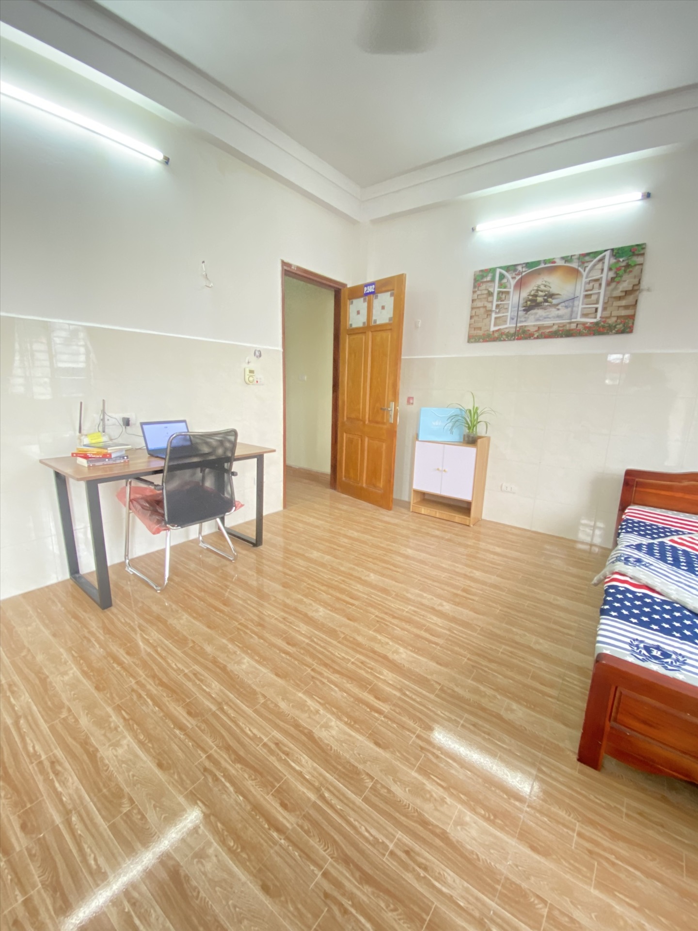 Phòng trọ Studio 33m2 tại PTC House Vũ Tông Phan - Thanh Xuân  - Góc làm việc