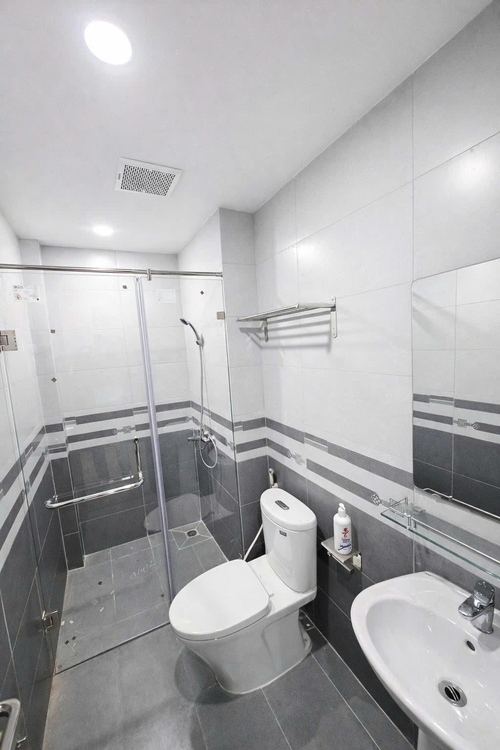 Phòng trọ 1 Phòng ngủ 45m2 tại ĐT Home Đồng Cổ - Tây Hồ - Phòng tắm