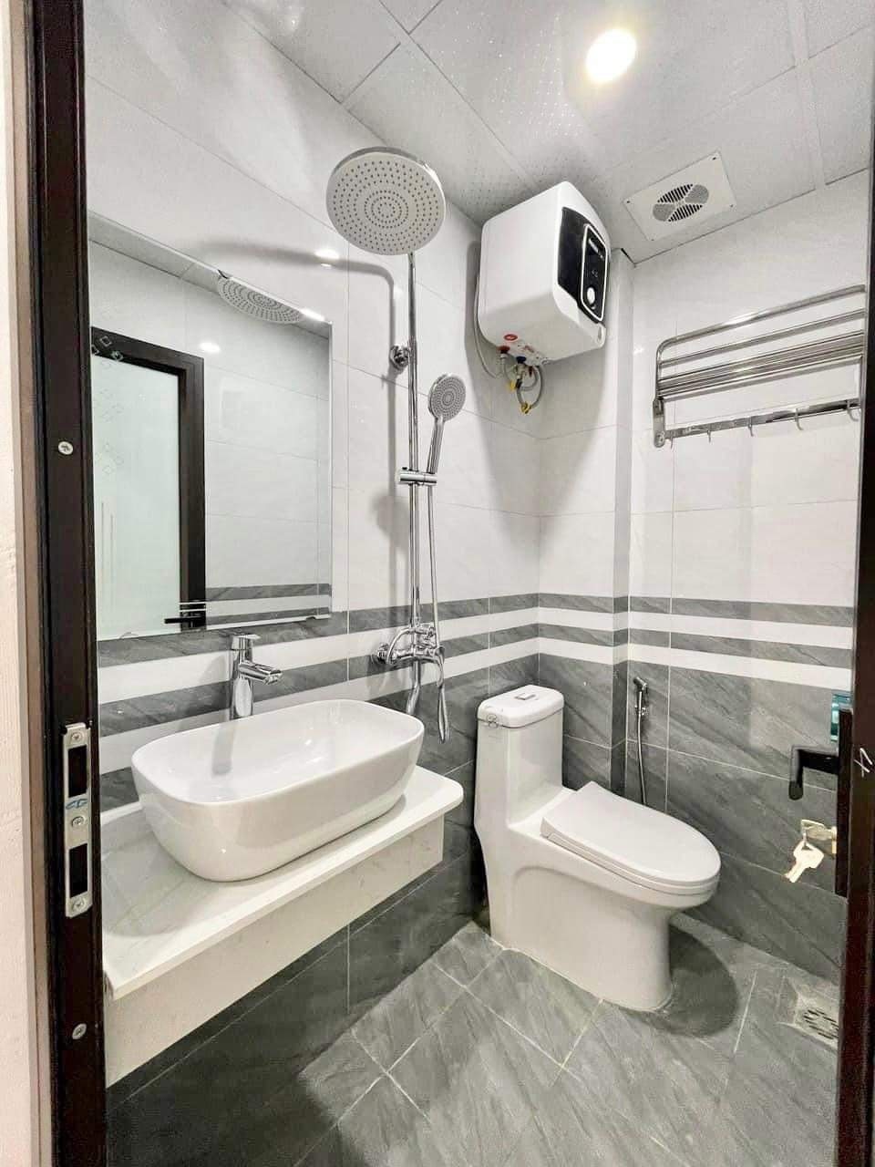 Phòng trọ 2 Phòng ngủ 40m2 tại TC Home Lạc Long Quân - Tây Hồ - Phòng tắm