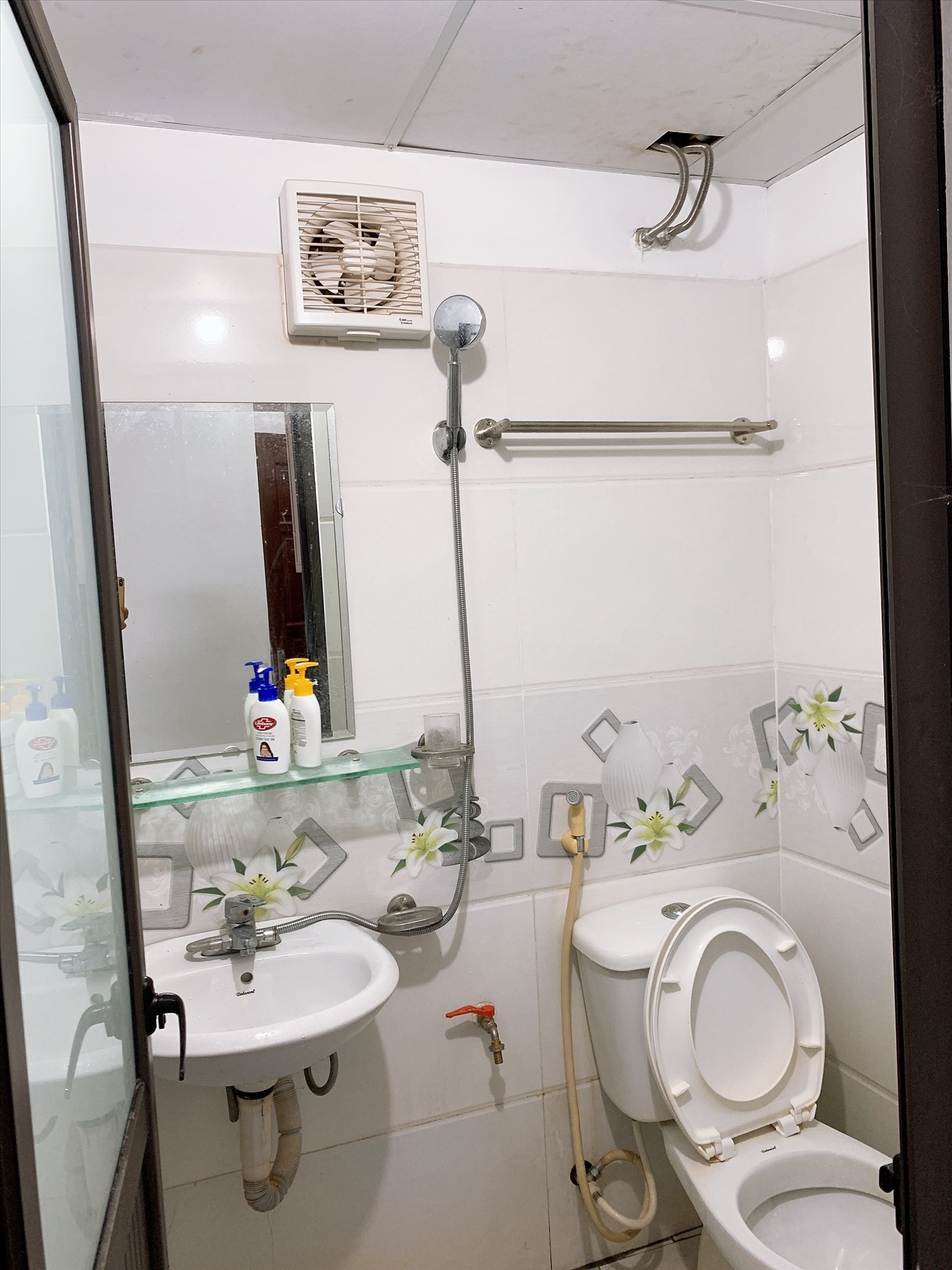 Phòng trọ Studio 25m2 tại AT Home Trần Duy Hưng - Cầu Giấy - Phòng tắm