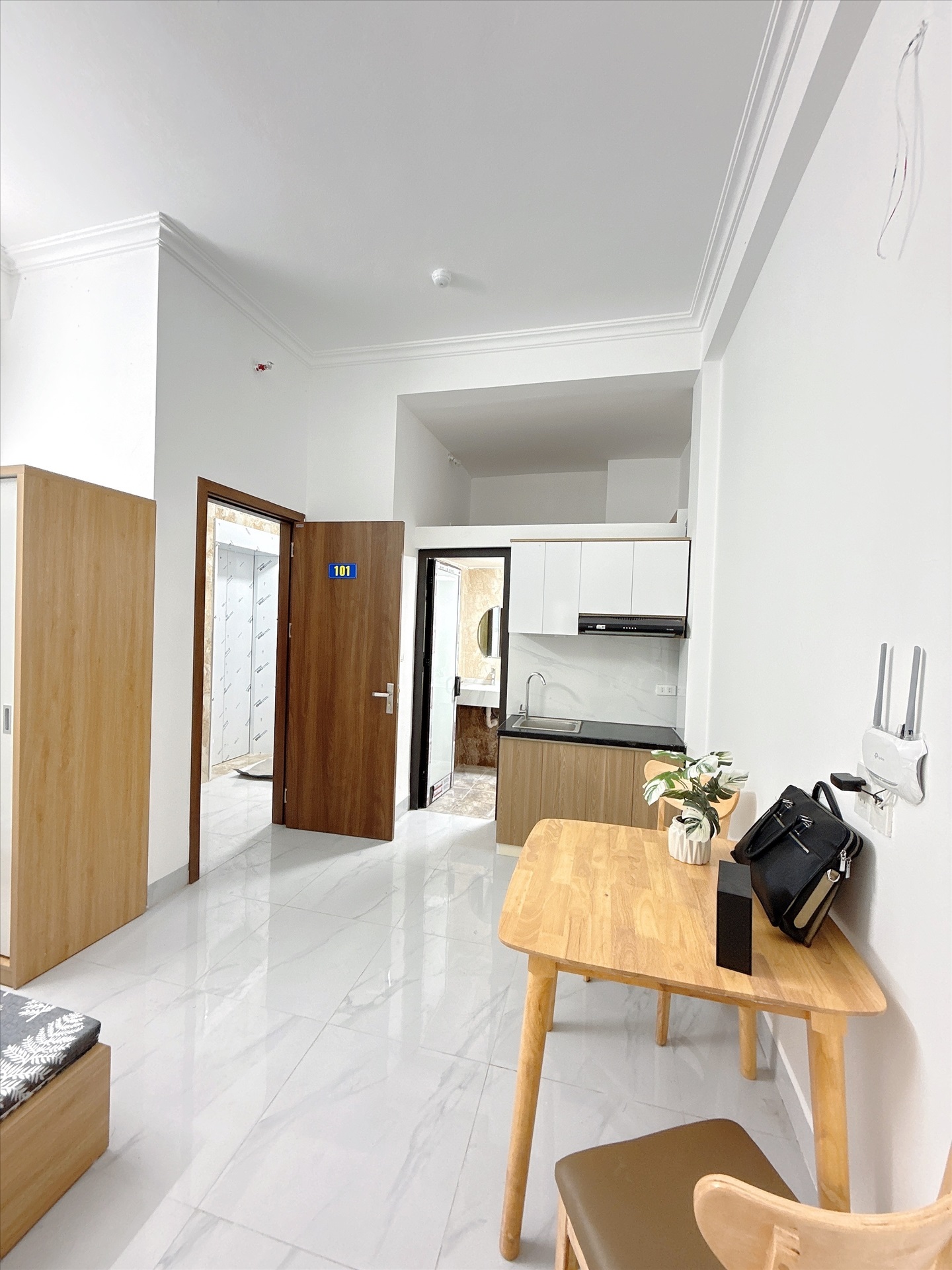 Phòng trọ Studio 30m2 tại AT Home Hoàng Quốc Việt - Cầu Giấy - Phòng bếp