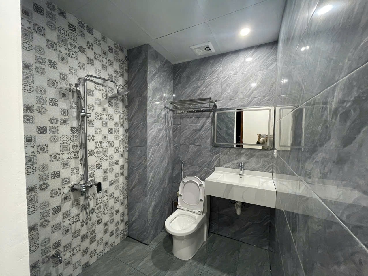 Phòng trọ Studio 25m2 tại Sunny Apartment Khương Đình - Thanh Xuân - Phòng tắm