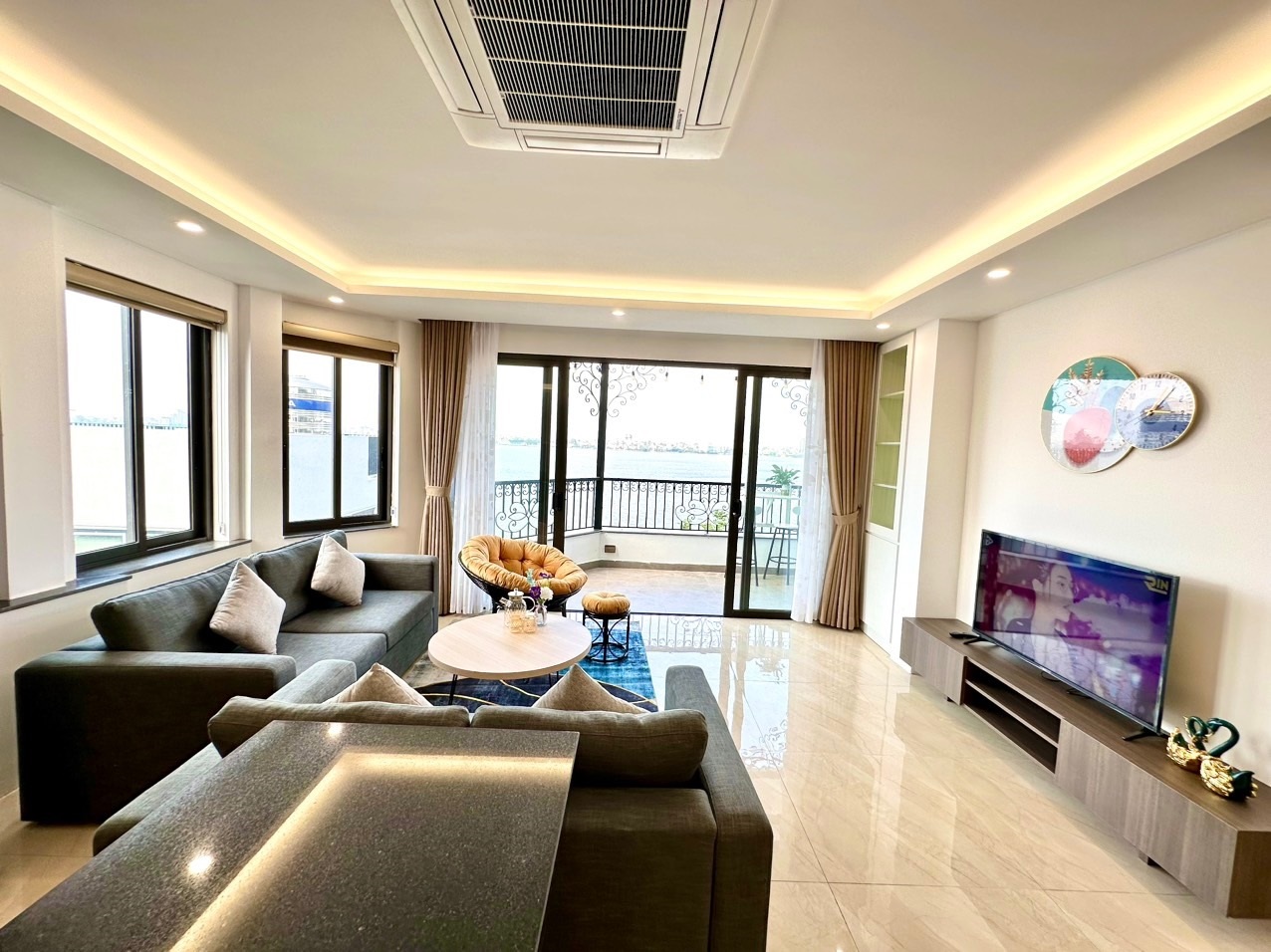 Phòng trọ 2 Phòng ngủ 100m2 tại Blue Homes Nguyễn Đình Thi - Tây Hồ - Phòng khách