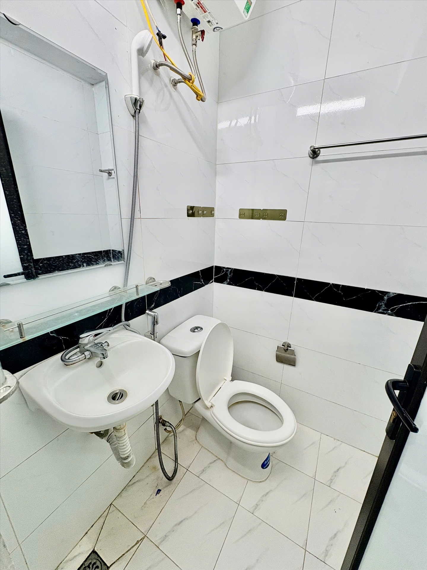 Phòng trọ Studio 20m2 tại Timhouse 4 Phú Mỹ - Nam Từ Liêm - Phòng tắm