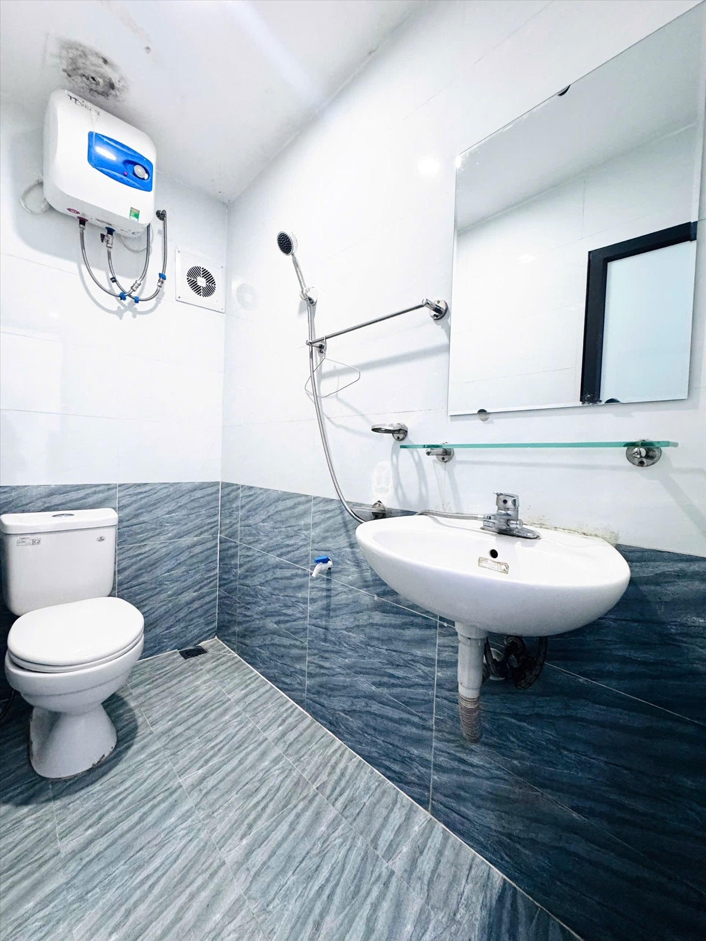 Phòng trọ Studio 25m2 tại Timehouse 6 Phú Mỹ - Nam Từ Liêm - Phòng tắm