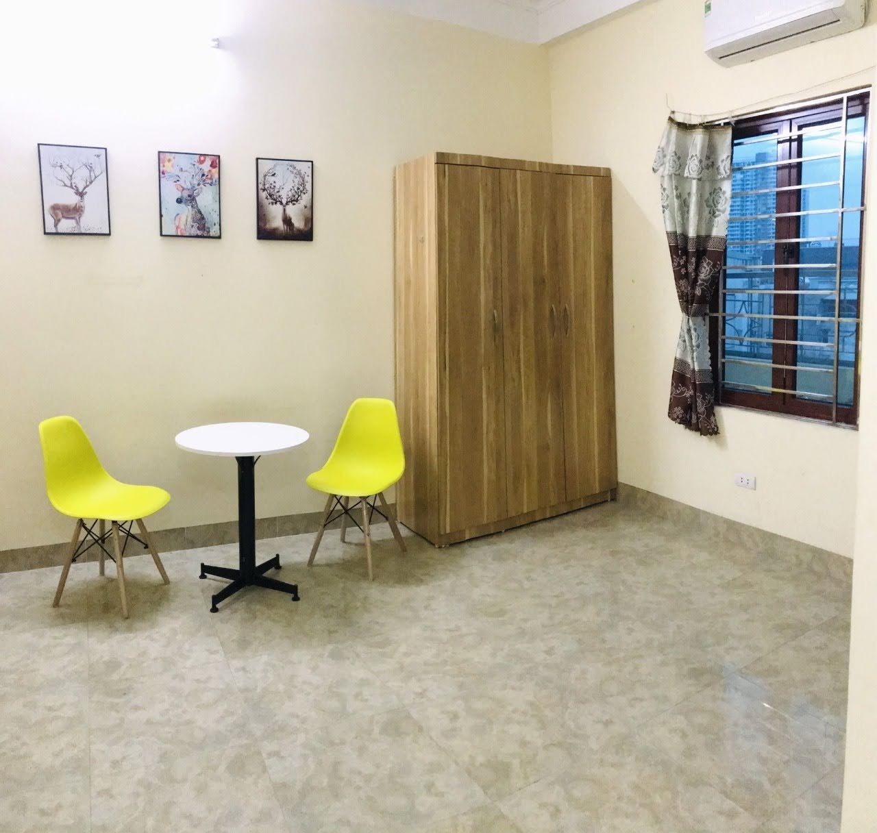 Phòng trọ 1 Phòng ngủ 30m2 tại TT House 1 Nguyễn Khánh Toàn - Cầu Giấy - Phòng khách