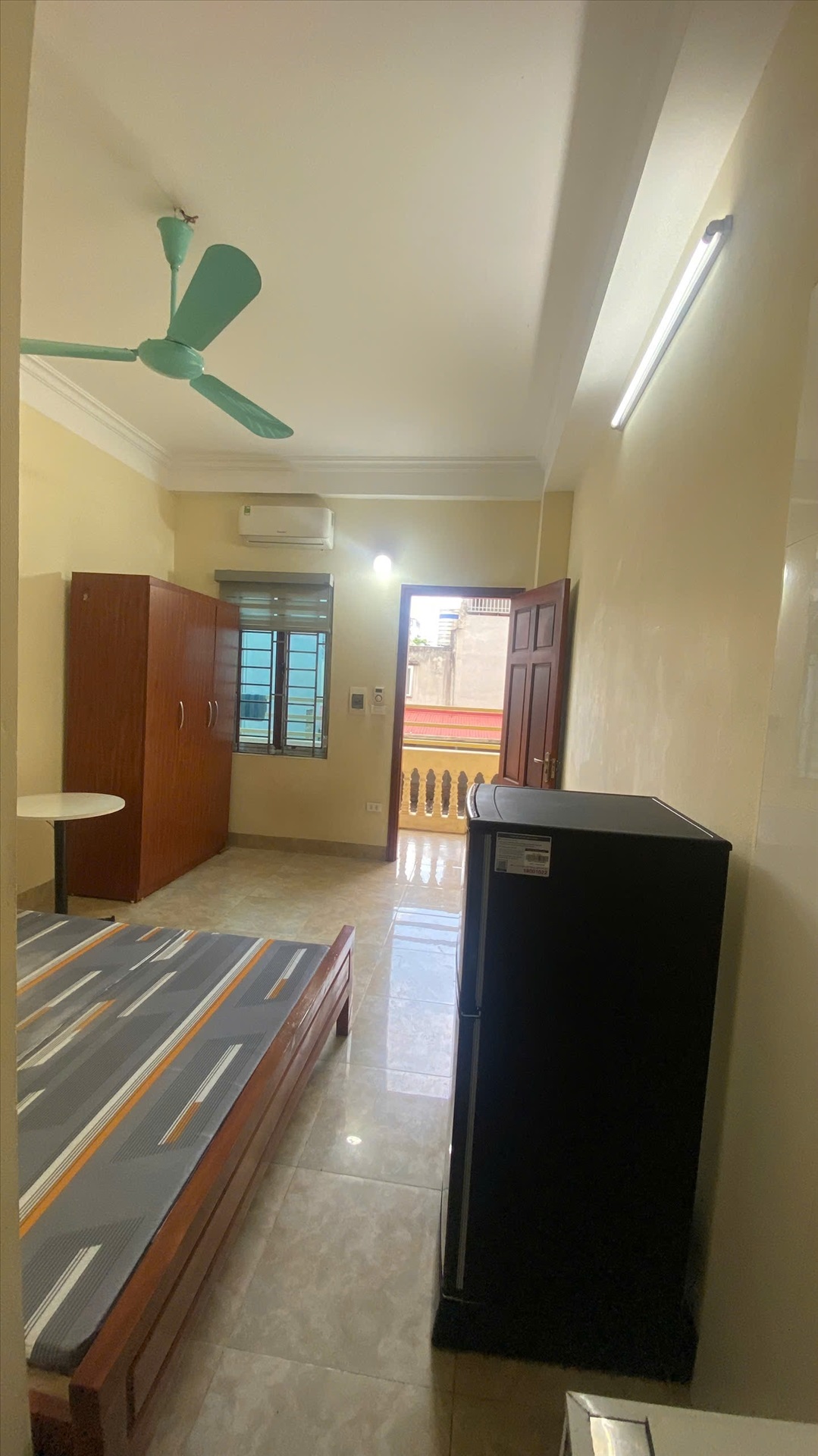 Phòng trọ 1 Phòng ngủ 20m2 tại TT House 1 Nguyễn Khánh Toàn - Cầu Giấy - Phòng khách