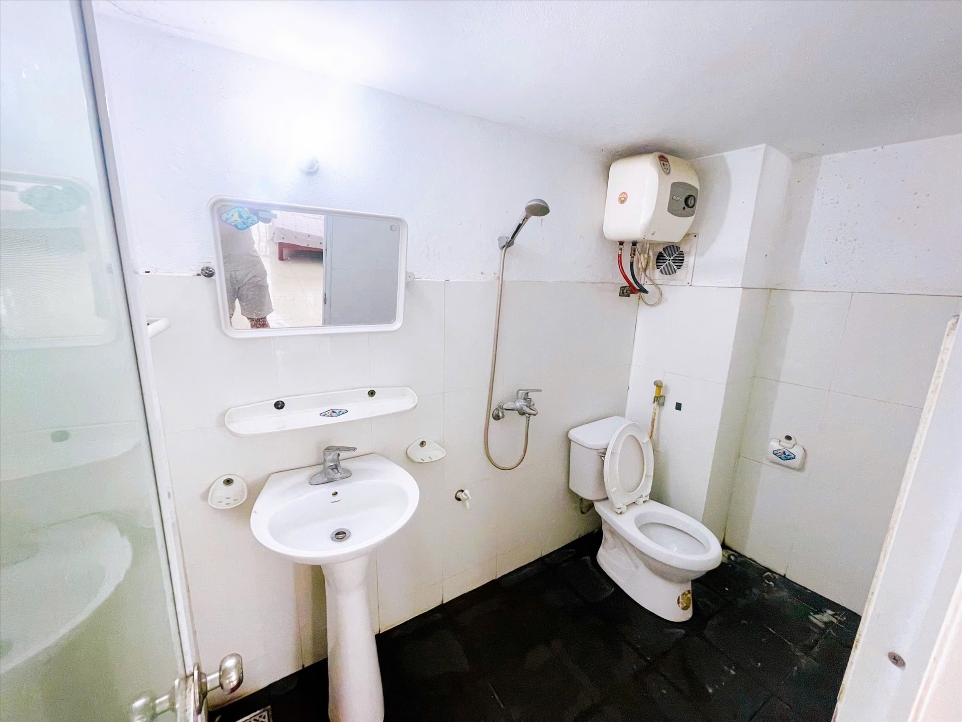 Phòng trọ Studio 25m2 tại Time House Phú Kiều - Bắc Từ Liêm - Phòng tắm