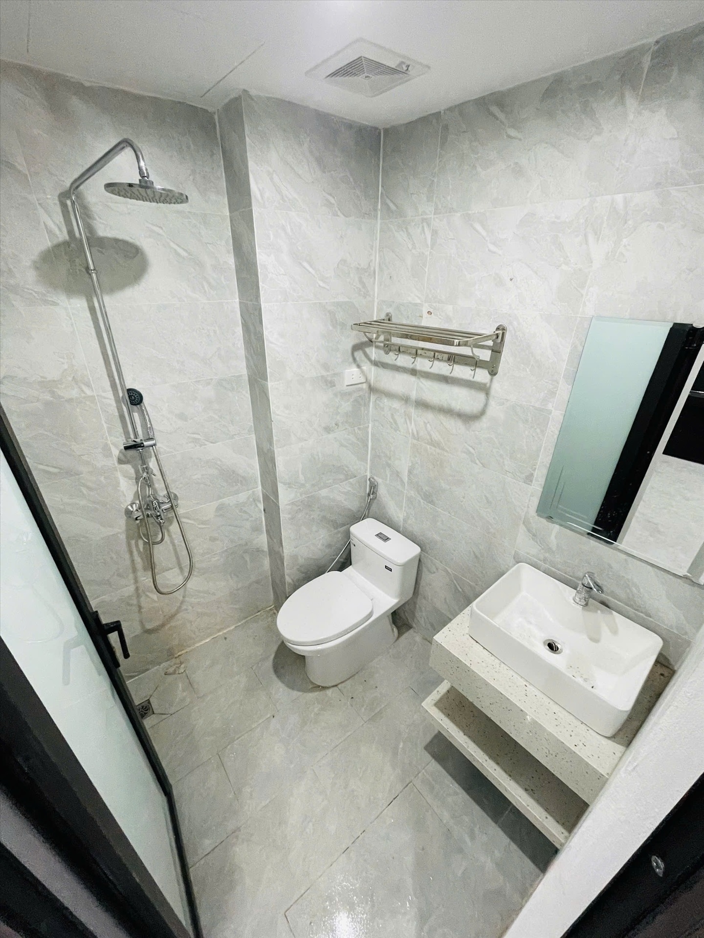 Phòng trọ Studio 30m2 tại Airstay Yên Lạc - Hai Bà Trưng - Phòng tắm