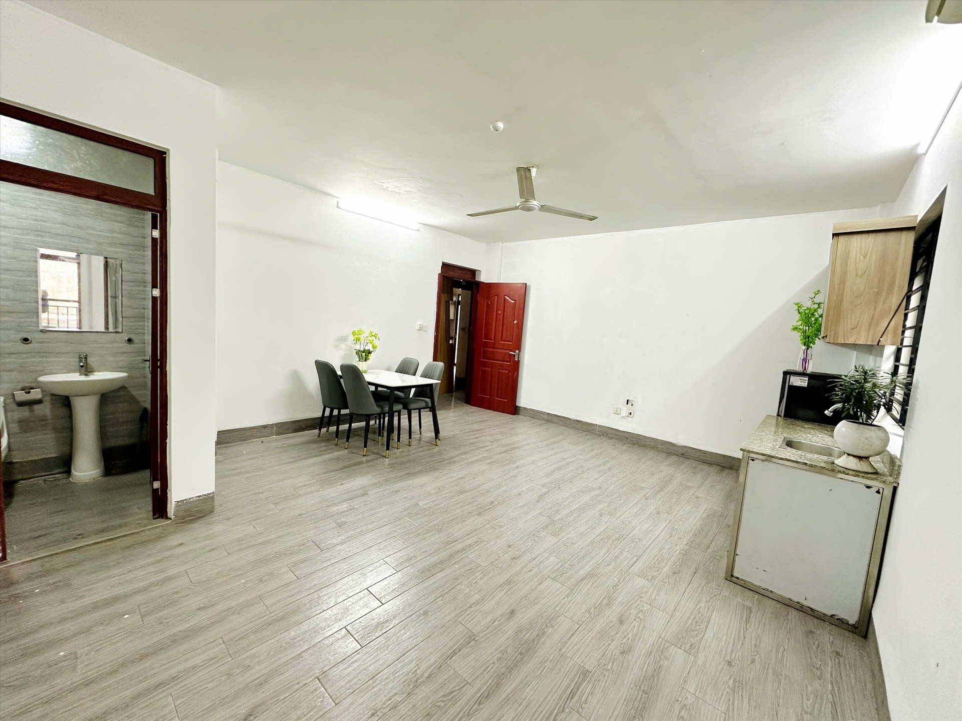 Phòng trọ 2 Phòng ngủ 50m2 tại TT House 1 Trung Kính - Cầu Giấy - Phòng khách