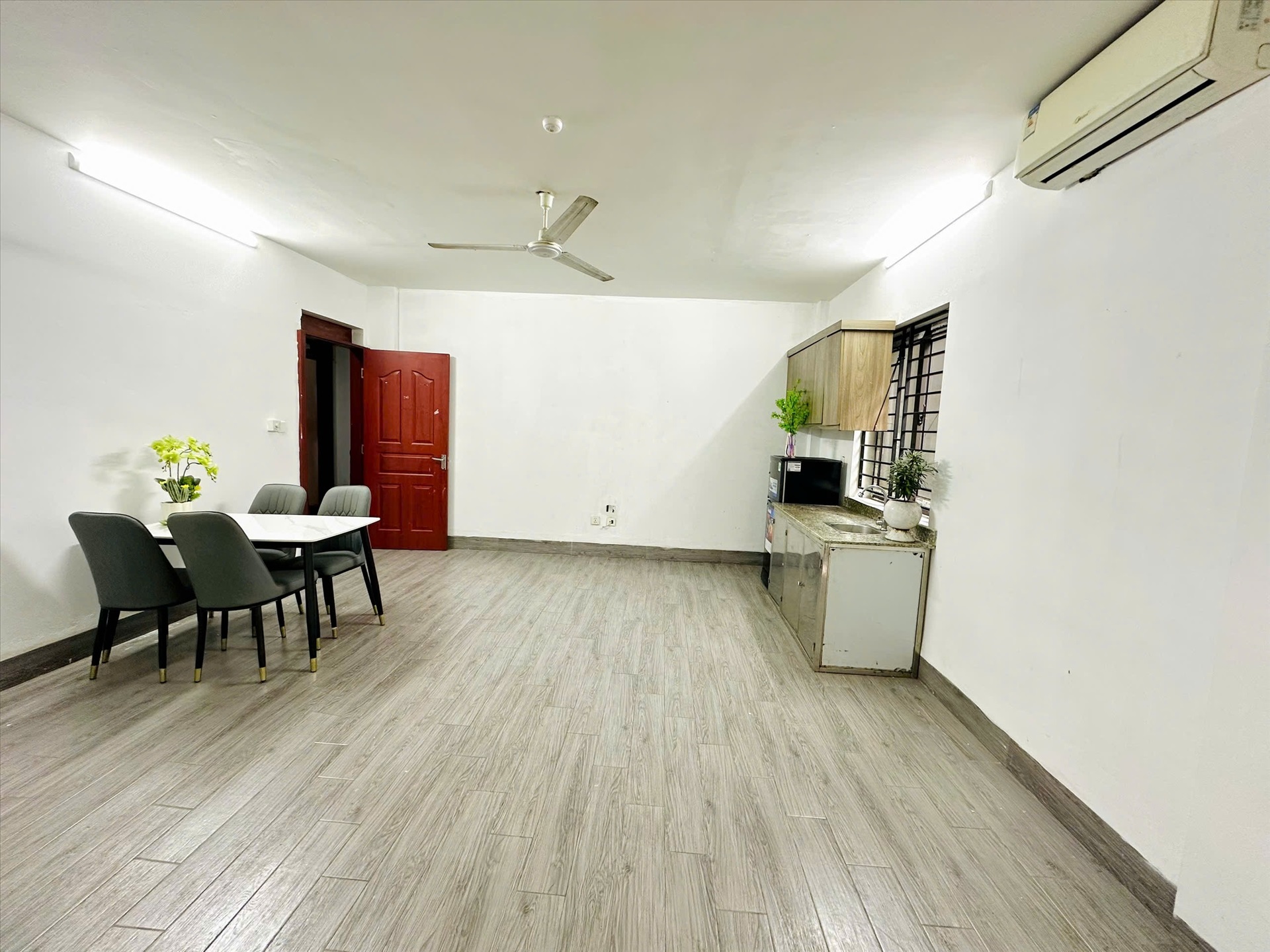 Phòng trọ 2 Phòng ngủ 50m2 tại TT House 1 Trung Kính - Cầu Giấy - Phòng khách