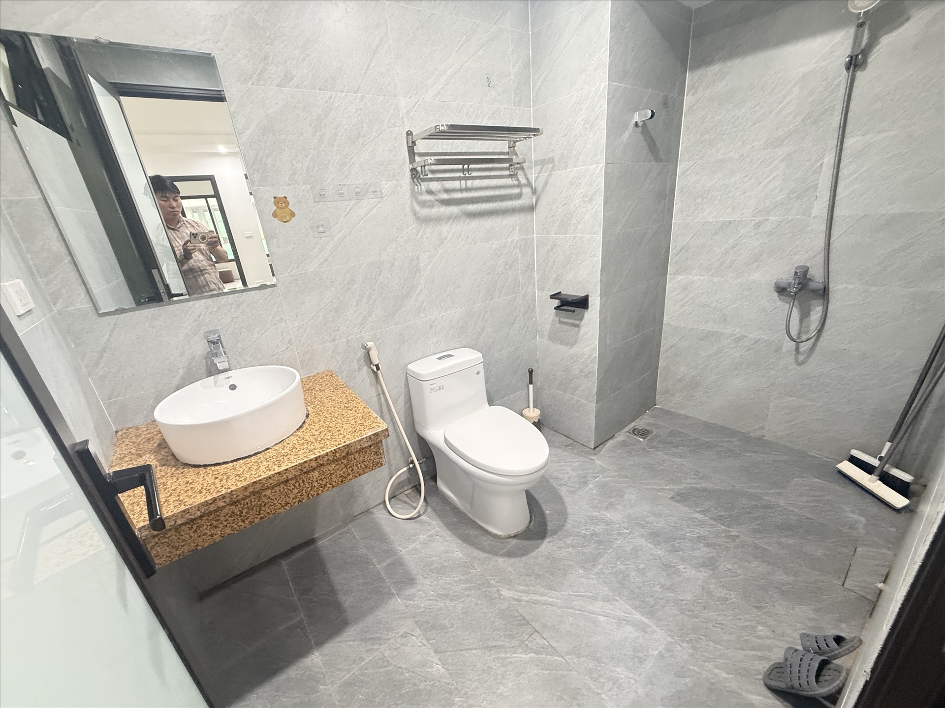 Phòng trọ Studio 30m2 tại AT Home Giang Văn Minh - Ba Đình - Phòng tắm