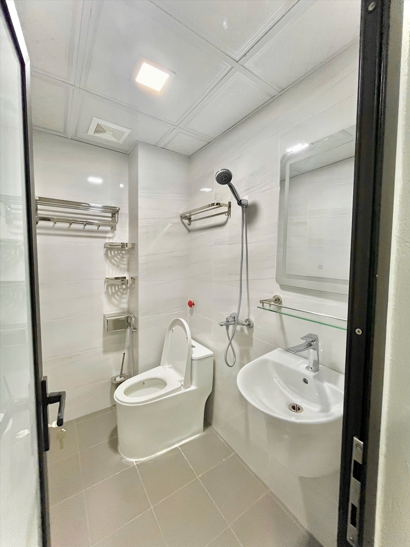 Phòng trọ Studio 25m2 tại Timehouse 3 Phú Mỹ - Nam Từ Liêm - Phòng tắm