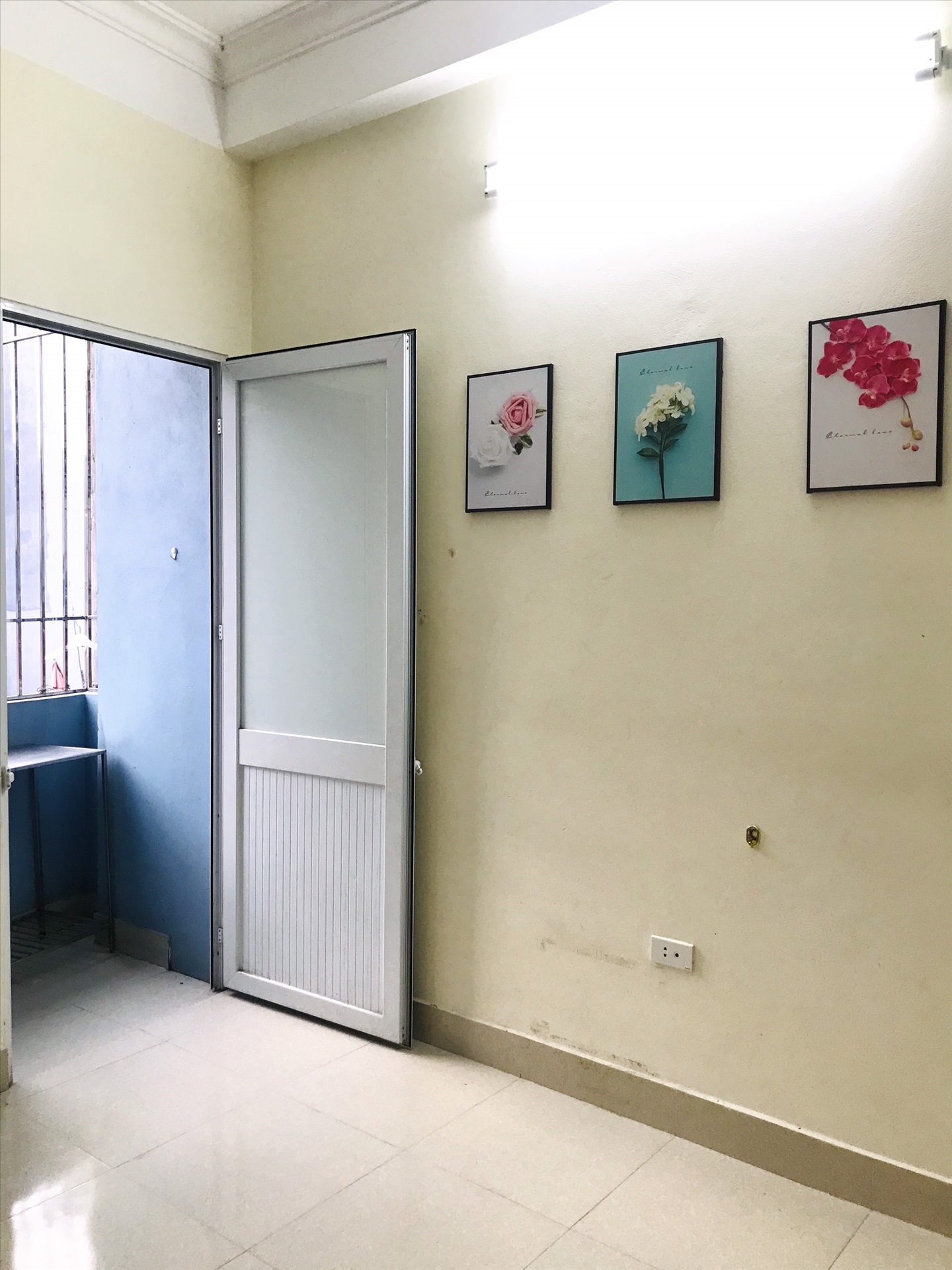 Phòng trọ 1 Phòng ngủ 25m2 tại TT House 2 Trung Kính - Cầu Giấy - Phòng khách