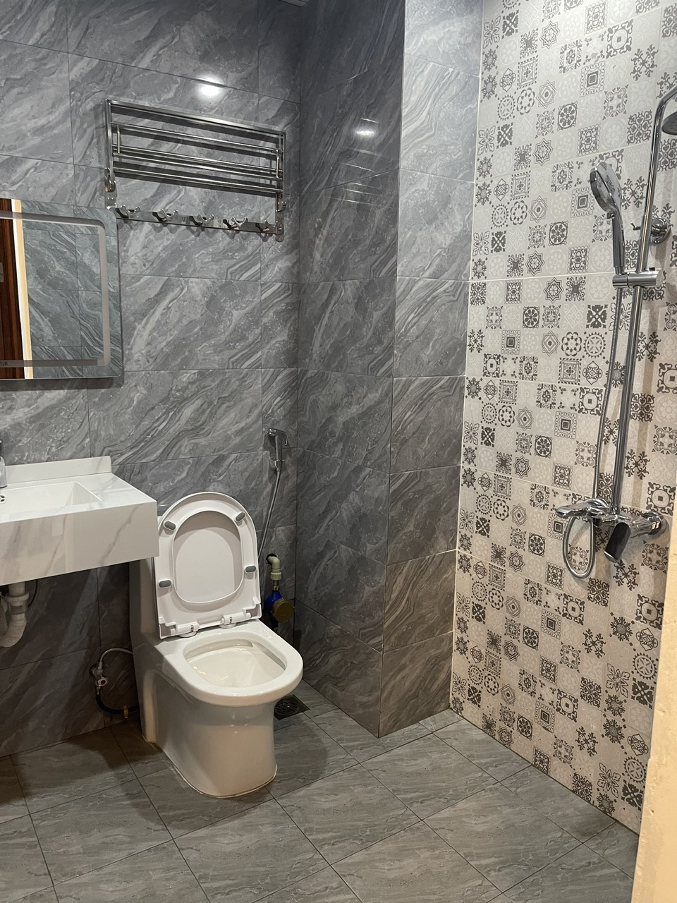 Phòng trọ Studio 25m2 tại Sunny Apartment Khương Đình - Thanh Xuân - Phòng tắm