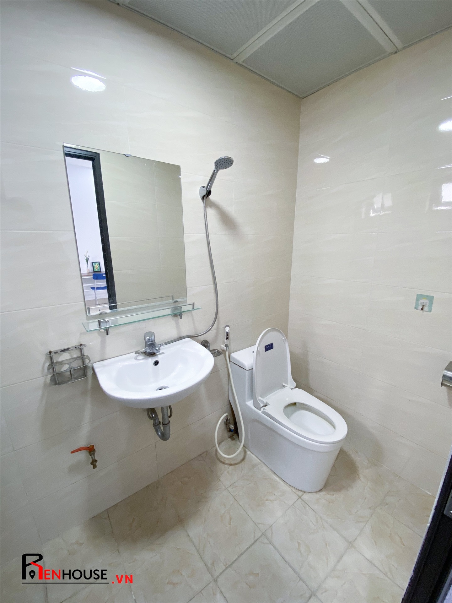 Phòng trọ Studio 25m2 tại RenHouse 1 Cầu Giấy - Cầu Giấy - Phòng tắm