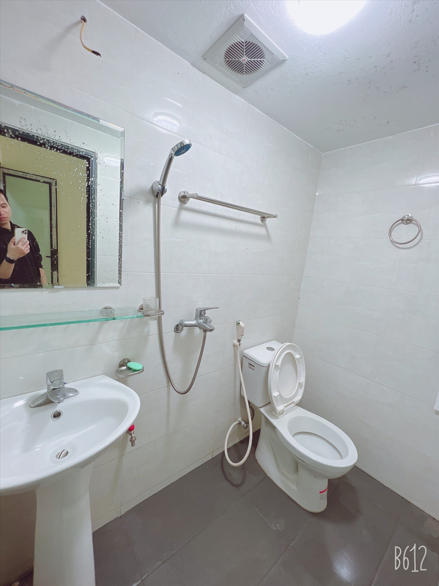 Phòng trọ 1 Phòng ngủ 30m2 tại QHOME Trần Duy Hưng - Cầu Giấy - Phòng tắm