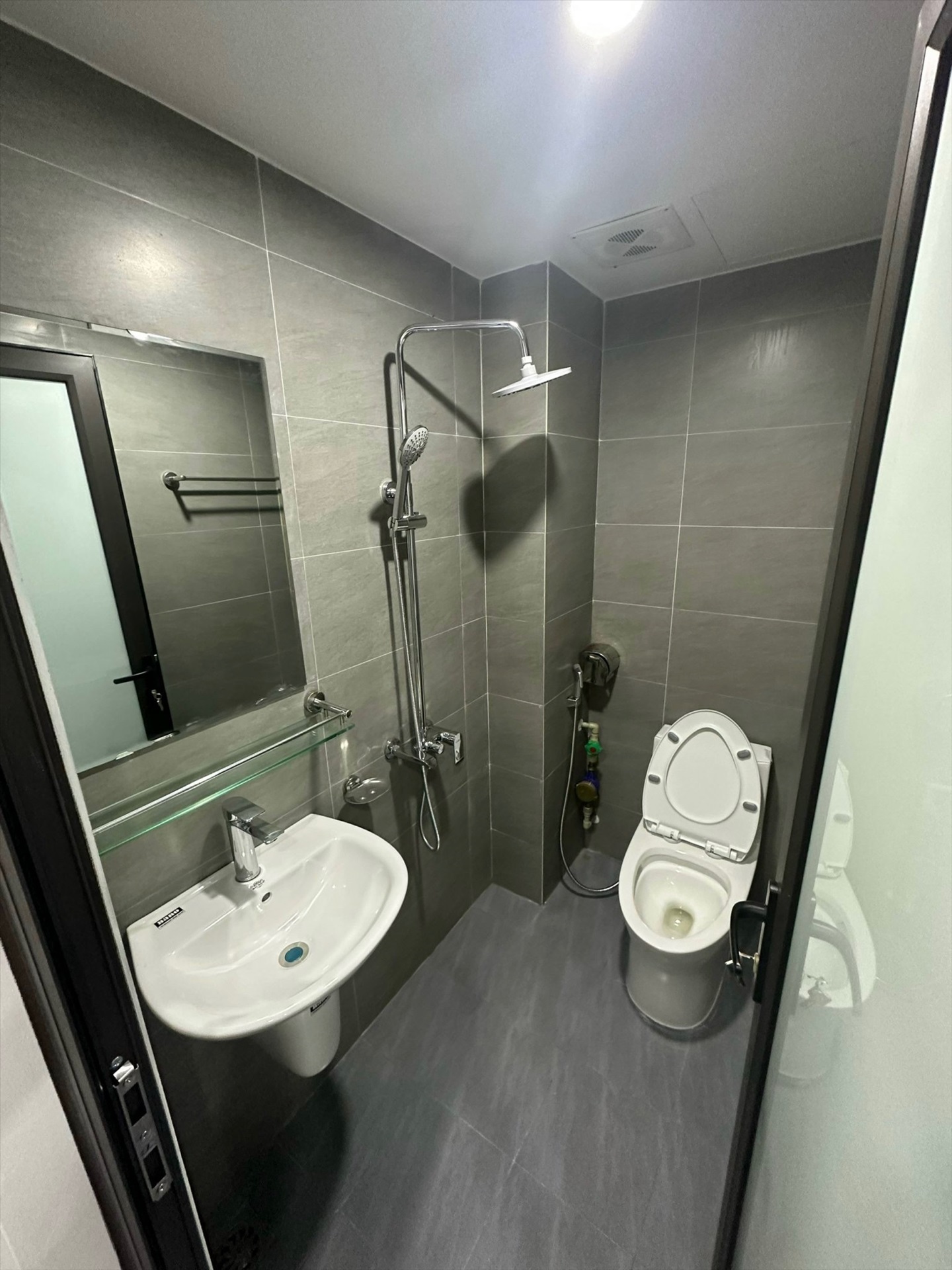 Phòng trọ Studio 20m2 tại DreamHouse Yên Hòa - Cầu Giấy - Phòng tắm