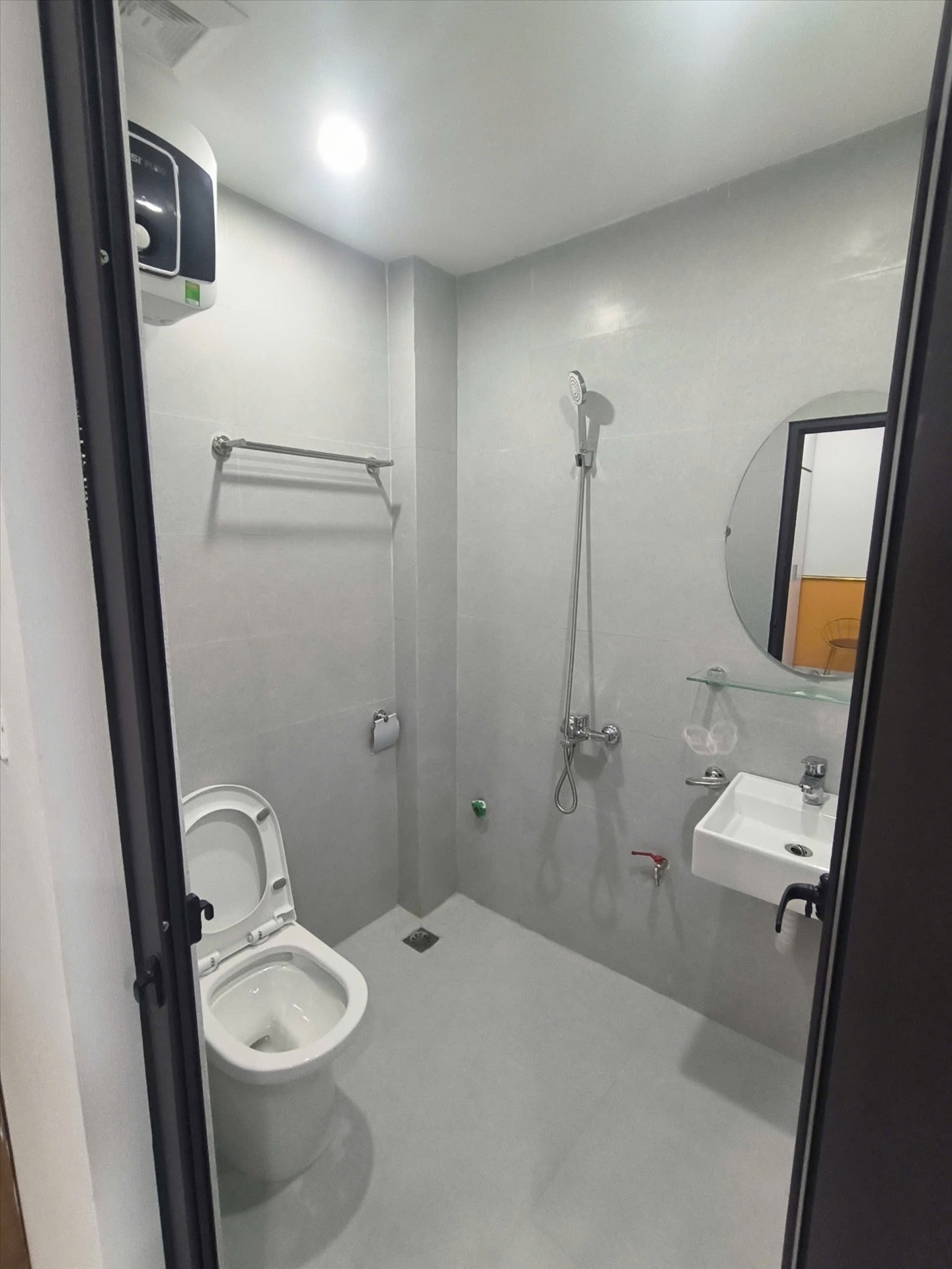 Phòng trọ Duplex 25m2 tại Friends Team Minh Khai - Hai Bà Trưng - Phòng tắm
