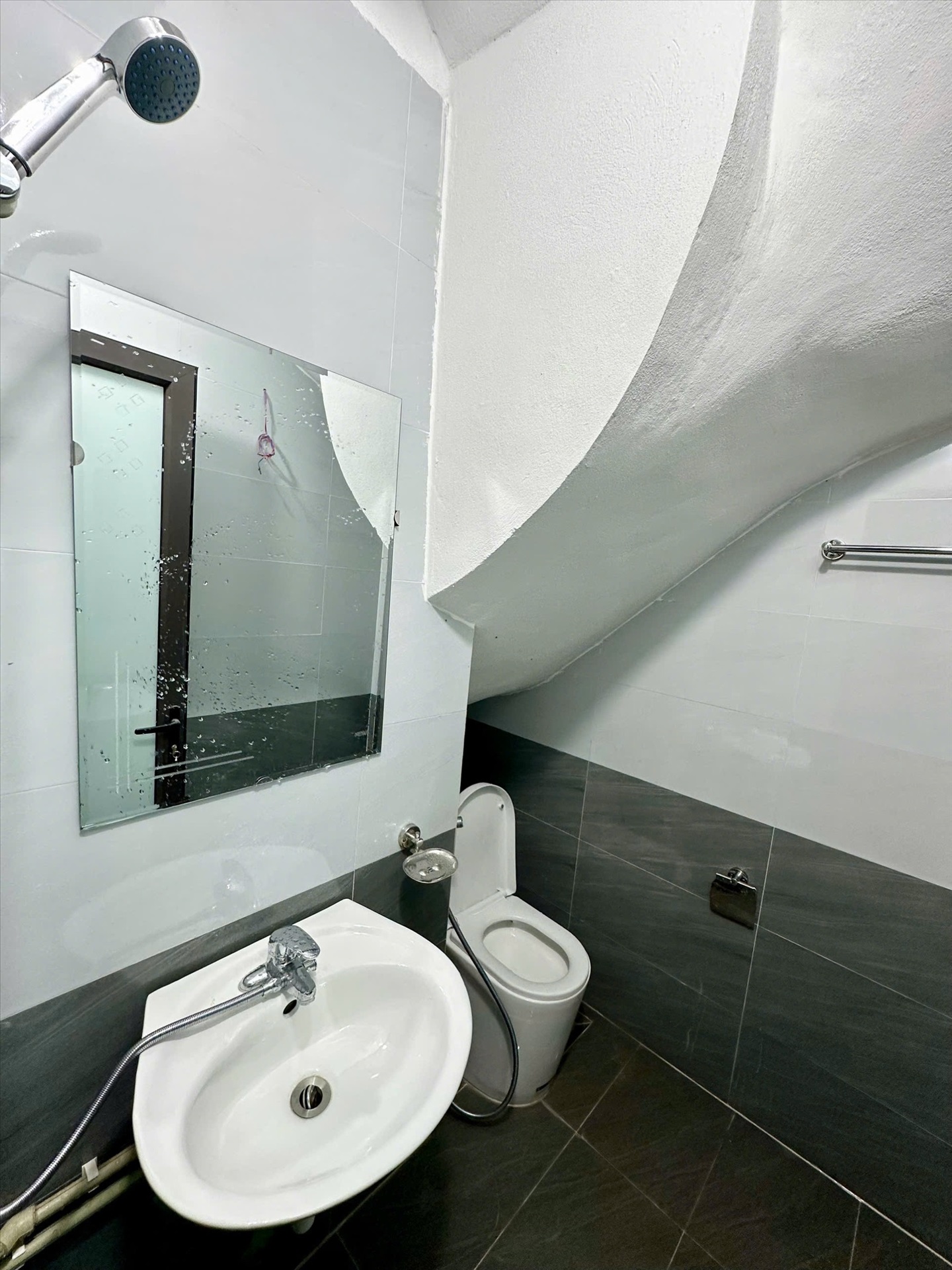 Phòng trọ Studio 25m2 tại Blue Homes Thụy Khuê - Tây Hồ - Phòng tắm