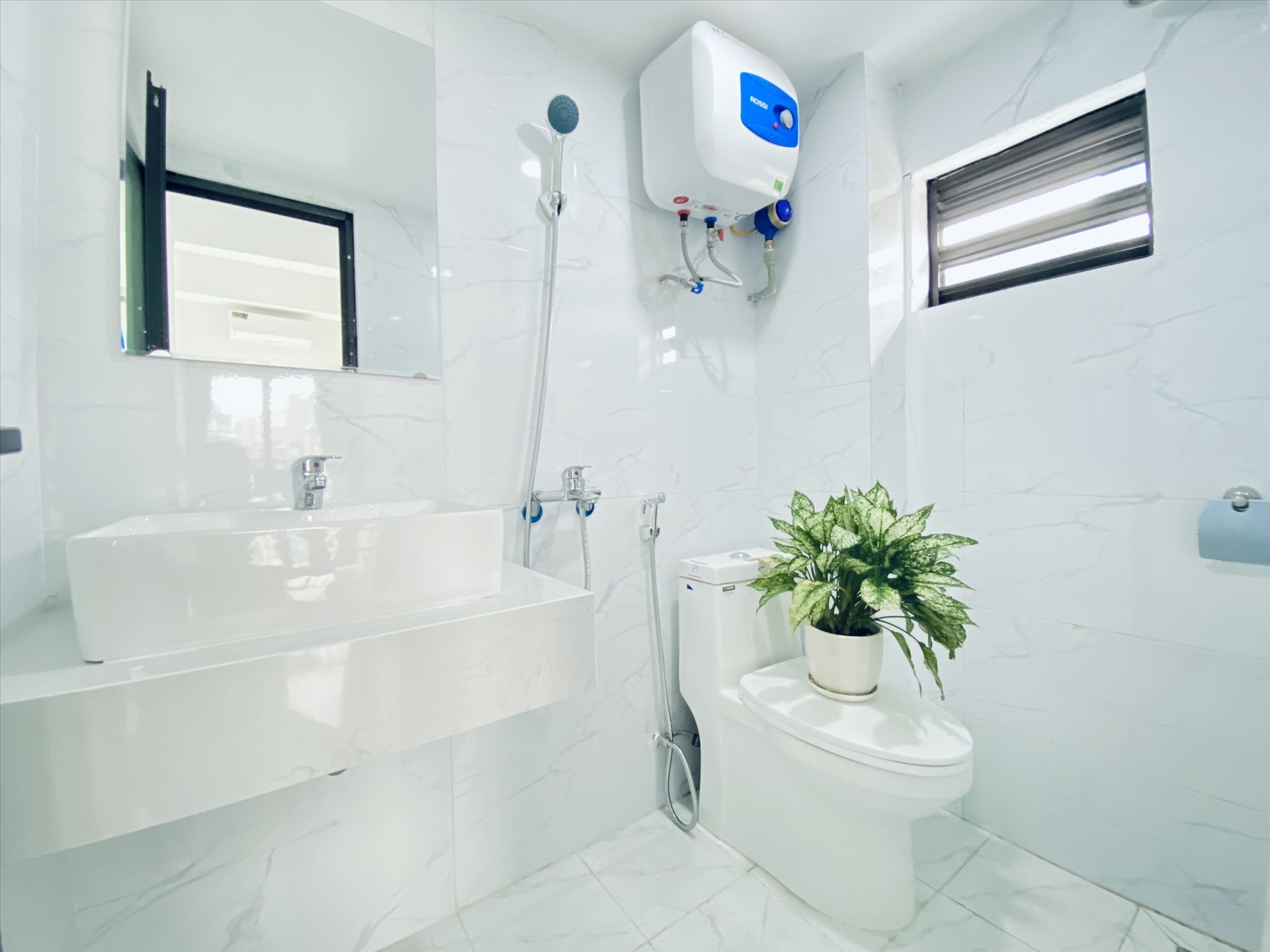 Phòng trọ Studio 25m2 tại Suha Home 1 Đống Tác - Đống Đa - Phòng tắm