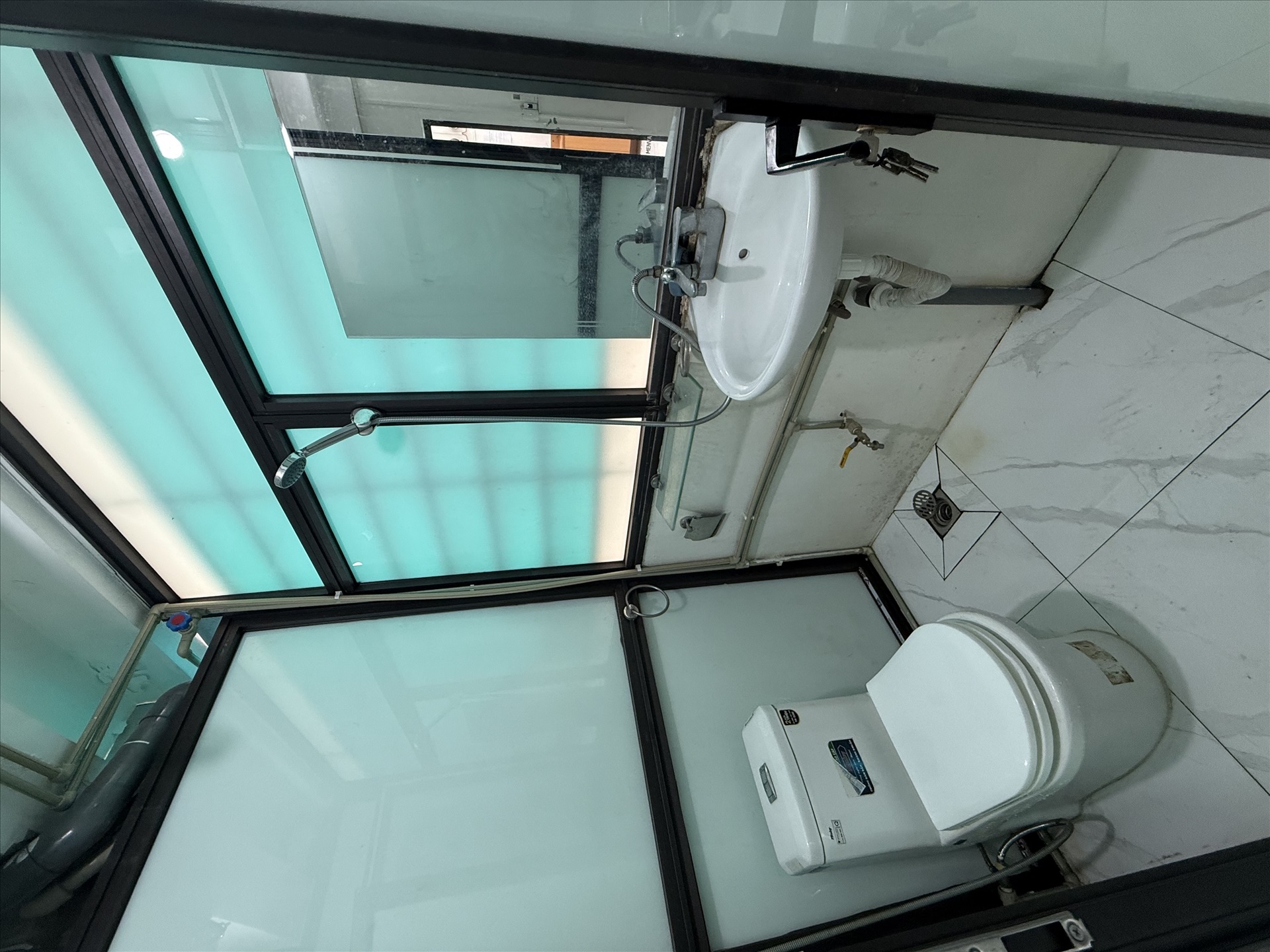 Phòng trọ Studio 25m2 tại AT Home Trường Chinh - Đống Đa - Phòng tắm