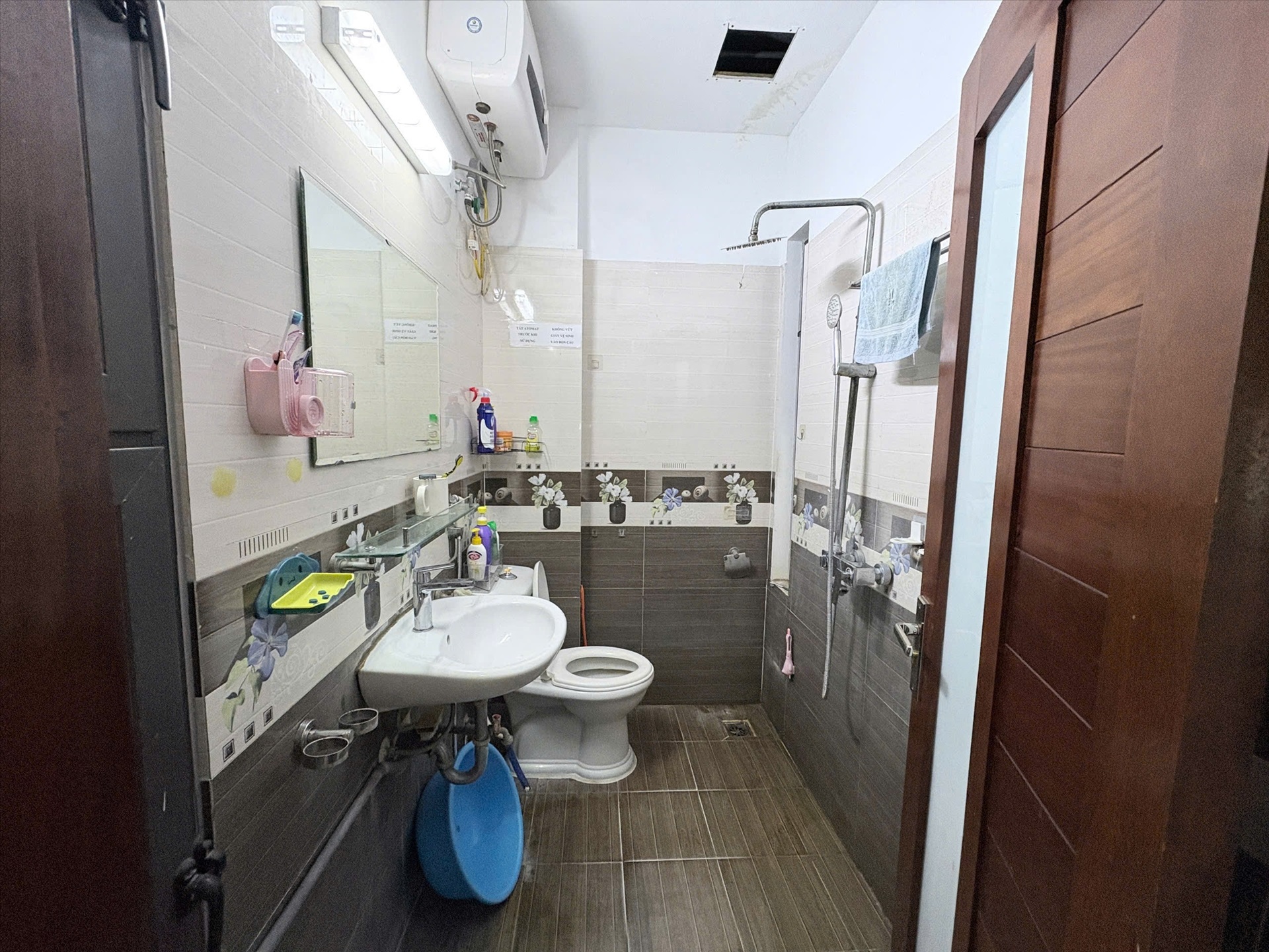 Phòng trọ Studio 20m2 tại Airstay Đường Láng - Đống Đa - Phòng tắm