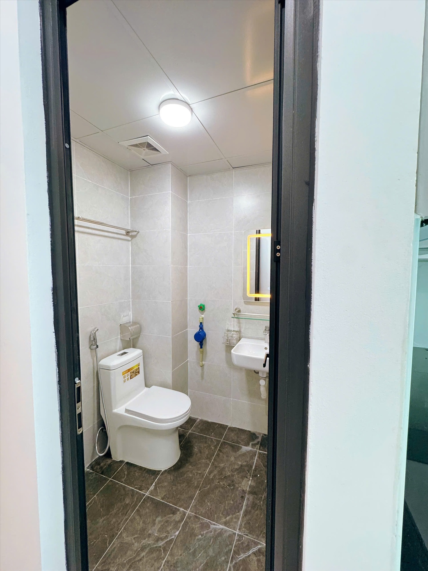 Phòng trọ Studio 20m2 tại Fiends Team 1 Bùi Xương Trạch - Thanh Xuân - Phòng tắm