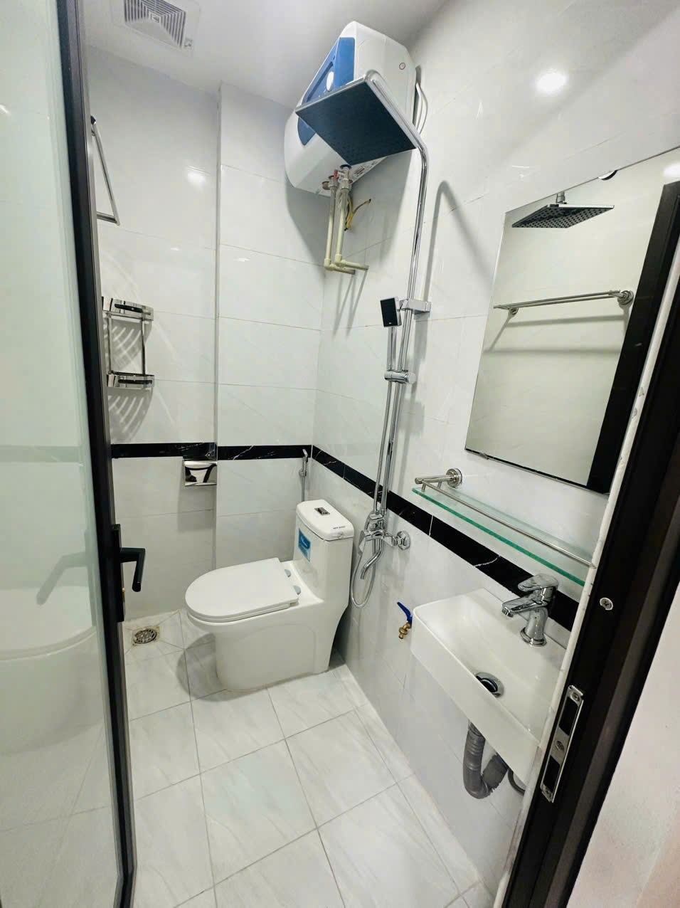 Phòng trọ Duplex 20m2 tại Friends Team Bùi Xương Trạch - Thanh Xuân - Phòng tắm