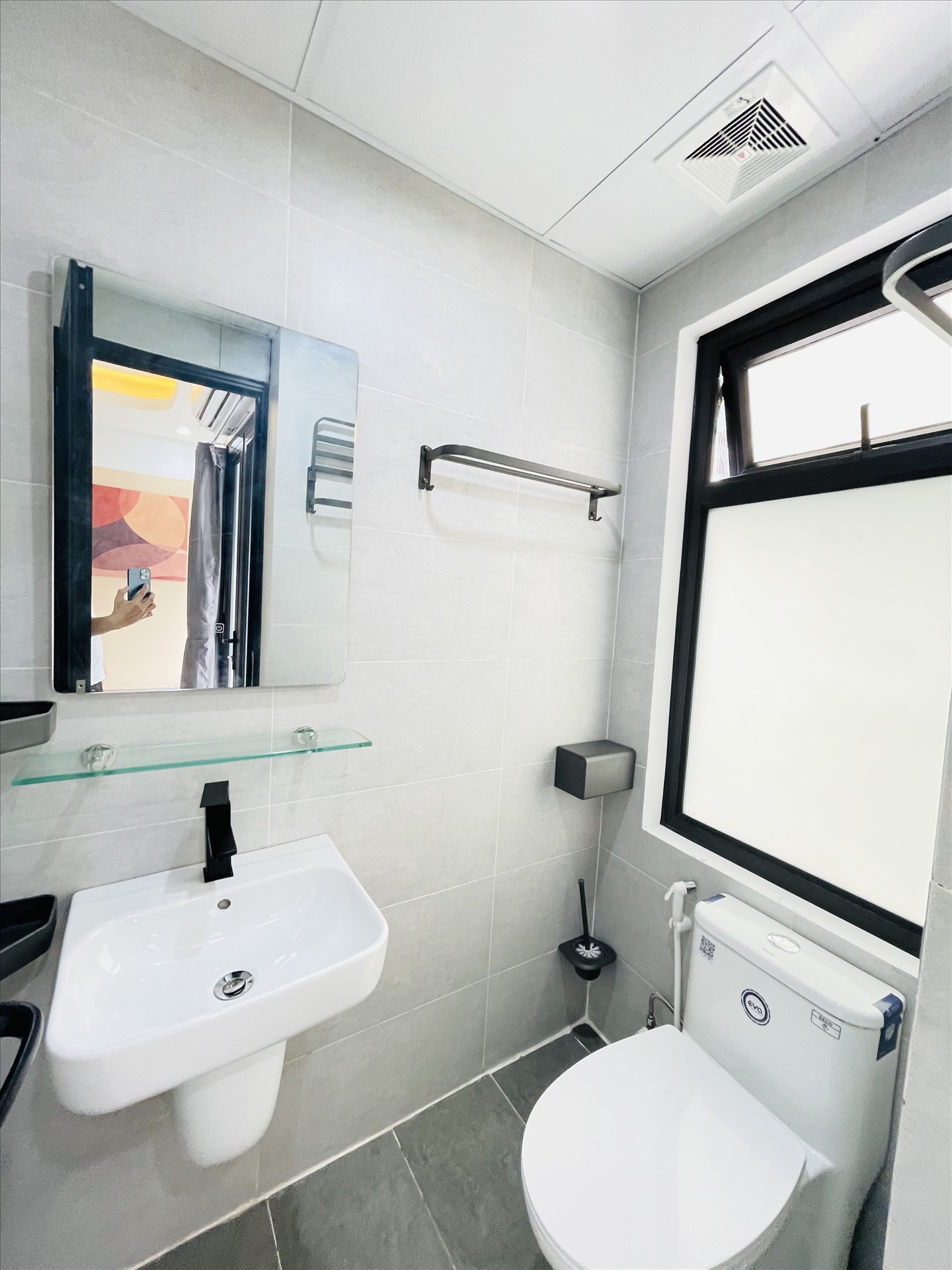 Phòng trọ Studio 25m2 tại Freinds Team Định Công Thượng - Hoàng Mai - Phòng tắm