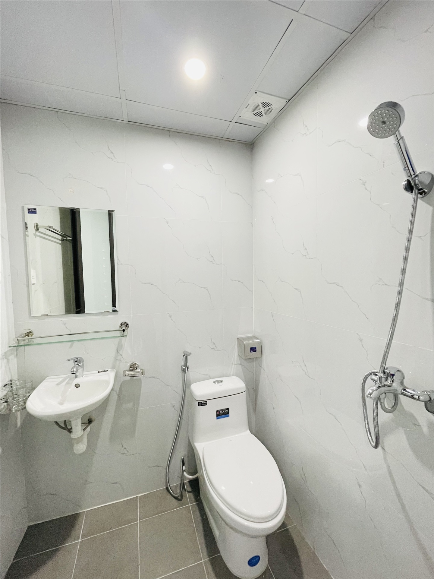 Phòng trọ Studio 20m2 tại Friends Team Hồ Tùng Mậu - Cầu Giấy - Phòng tắm