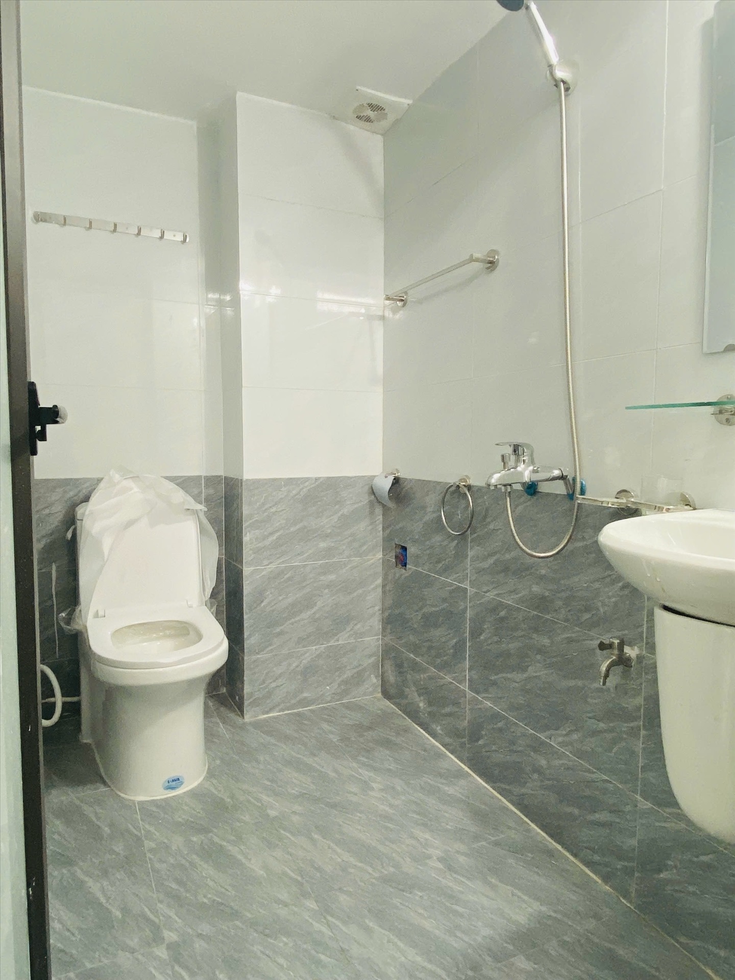 Phòng trọ Studio 21m2 tại BP Home Phú Mỹ - Nam Từ Liêm - Phòng tắm