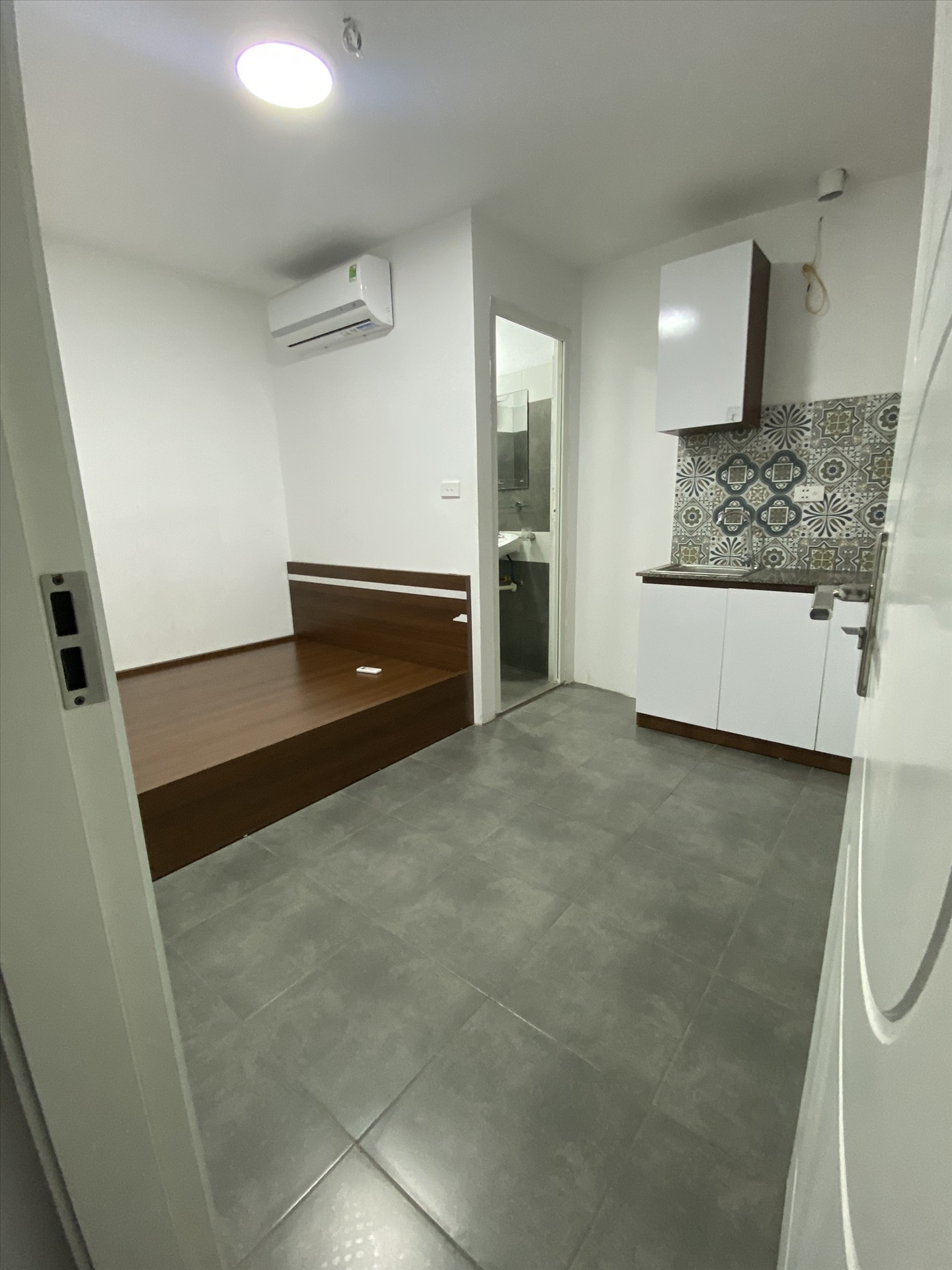 Phòng trọ Studio 20m2 tại NV Home Hoàng An - Đống Đa - Phòng khách