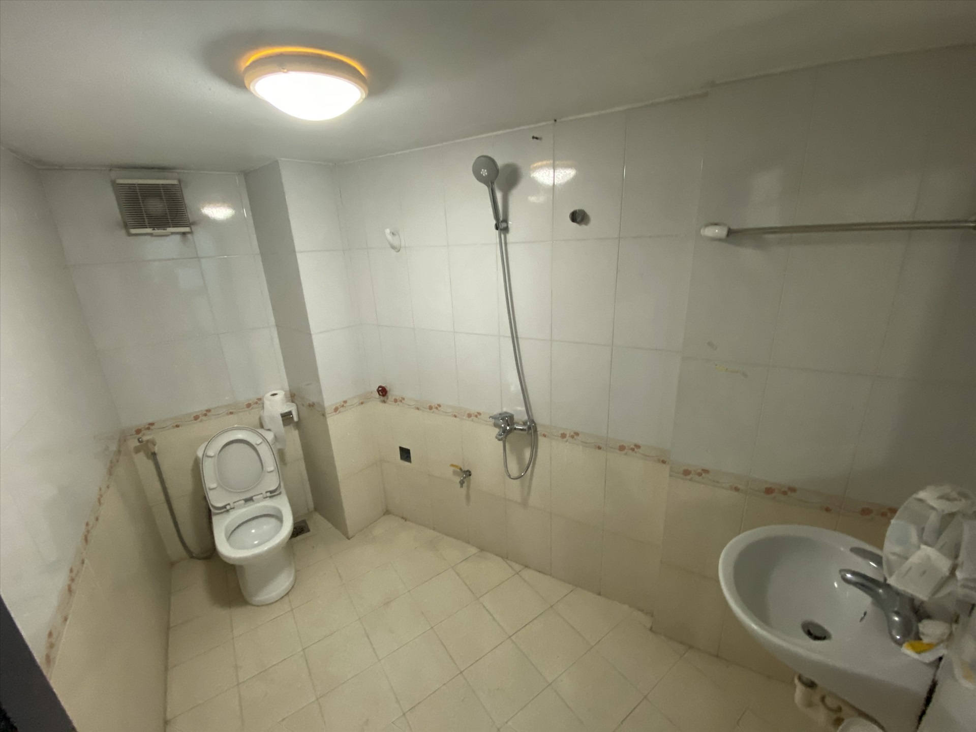 Phòng trọ 2 Phòng ngủ 39m2 tại Sunny Apartment Xuân Thủy - Cầu Giấy - Phòng tắm