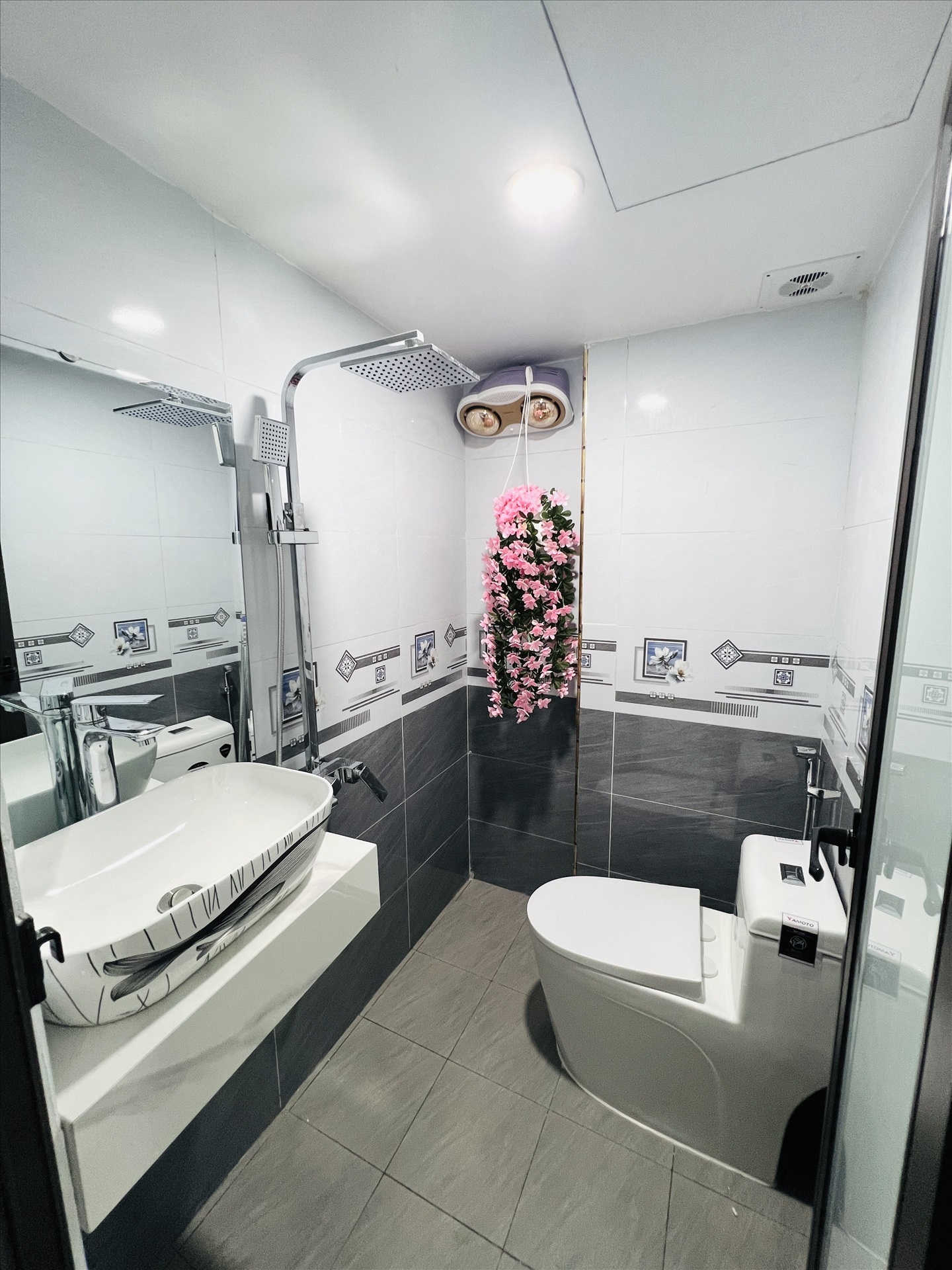 Phòng trọ Studio 30m2 tại Friends Team Trần Cung - Cầu Giấy - Phòng tắm