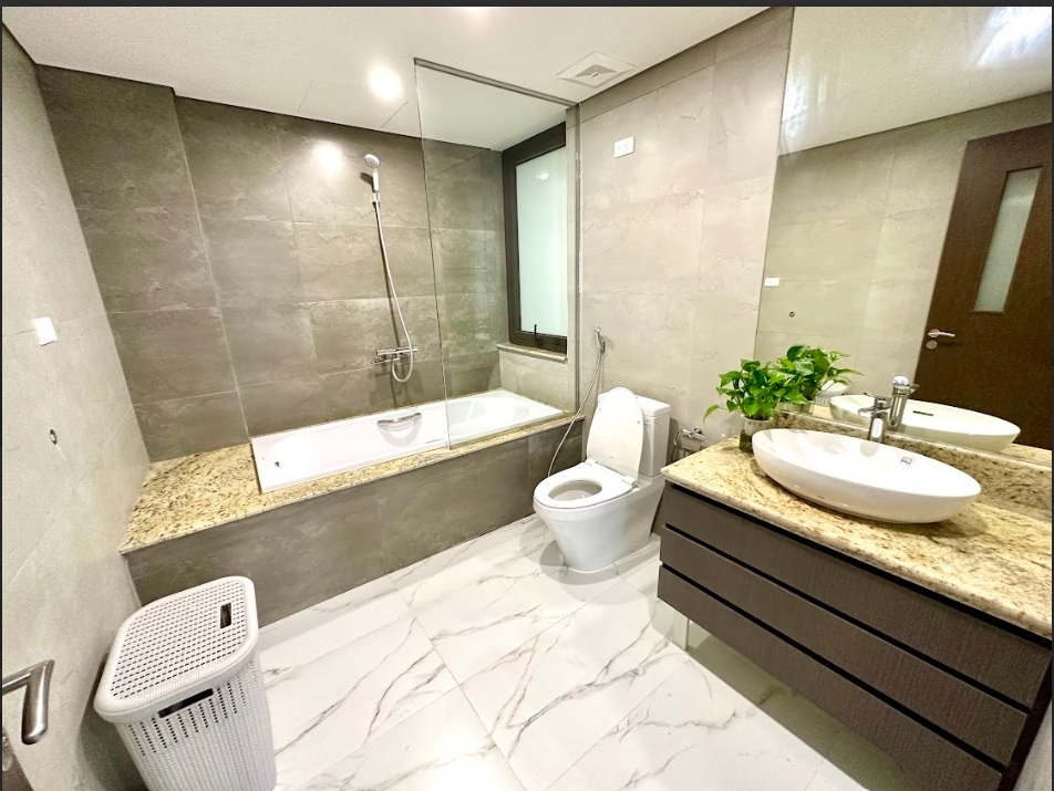 Phòng trọ 2 Phòng ngủ 100m2 tại Blue Homes Nguyễn Đình Thi - Tây Hồ - Phòng tắm