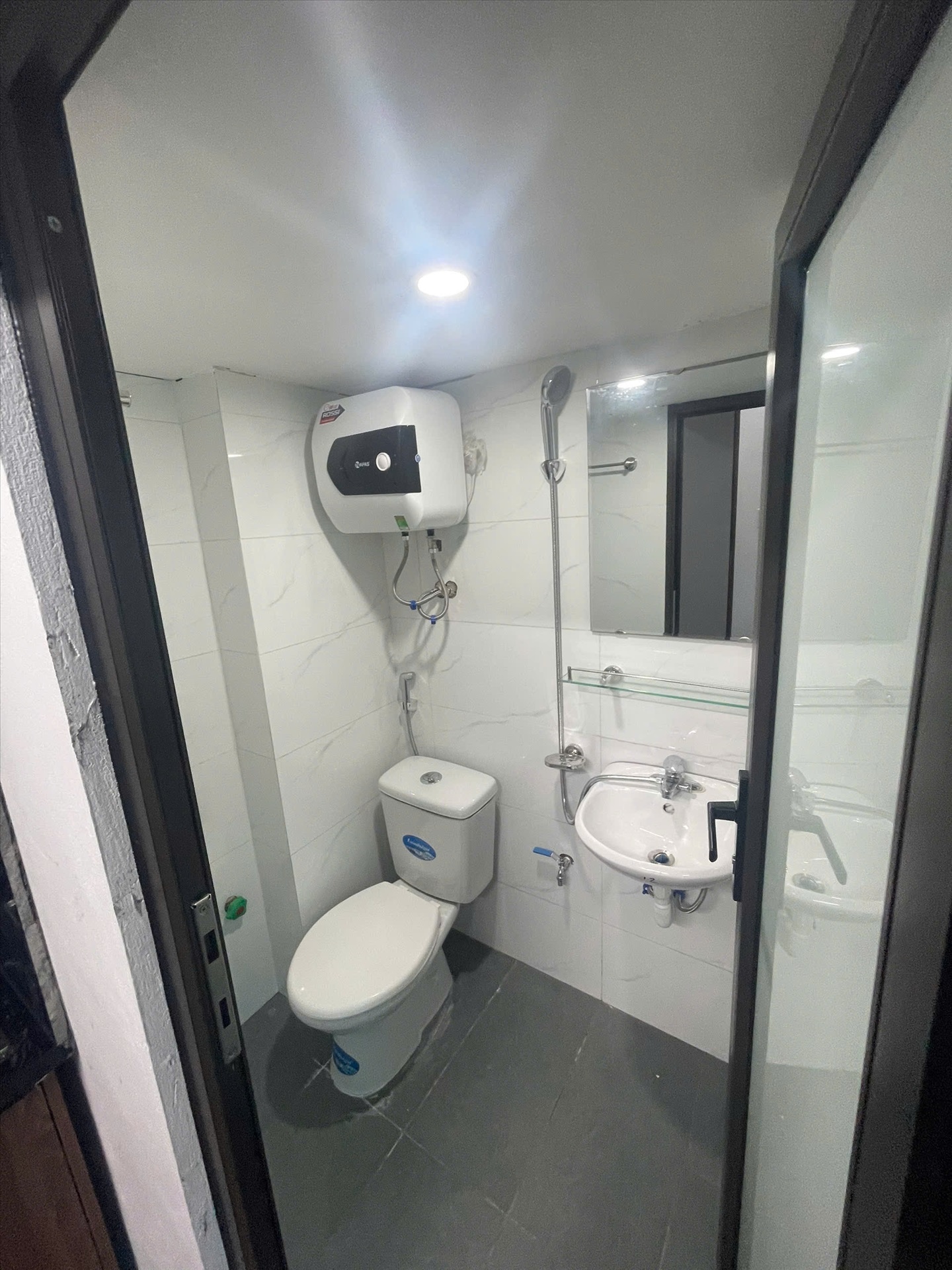 Phòng trọ Studio 25m2 tại NTV Apartment Chiến Thắng - Hà Đông - Phòng tắm