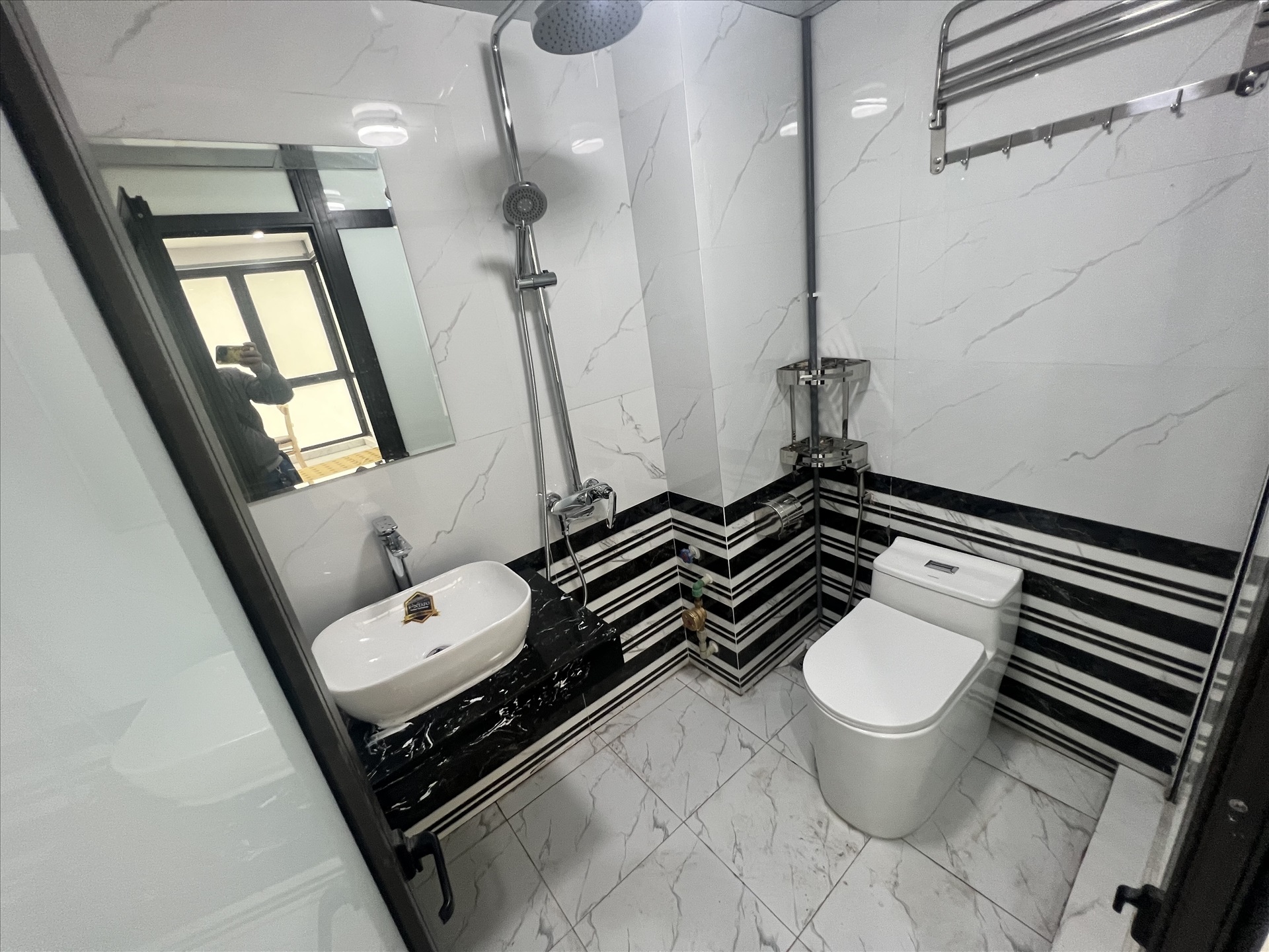Phòng trọ Studio 30m2 tại AT Home Nguyễn Ngọc Vũ - Cầu Giấy - Phòng tắm