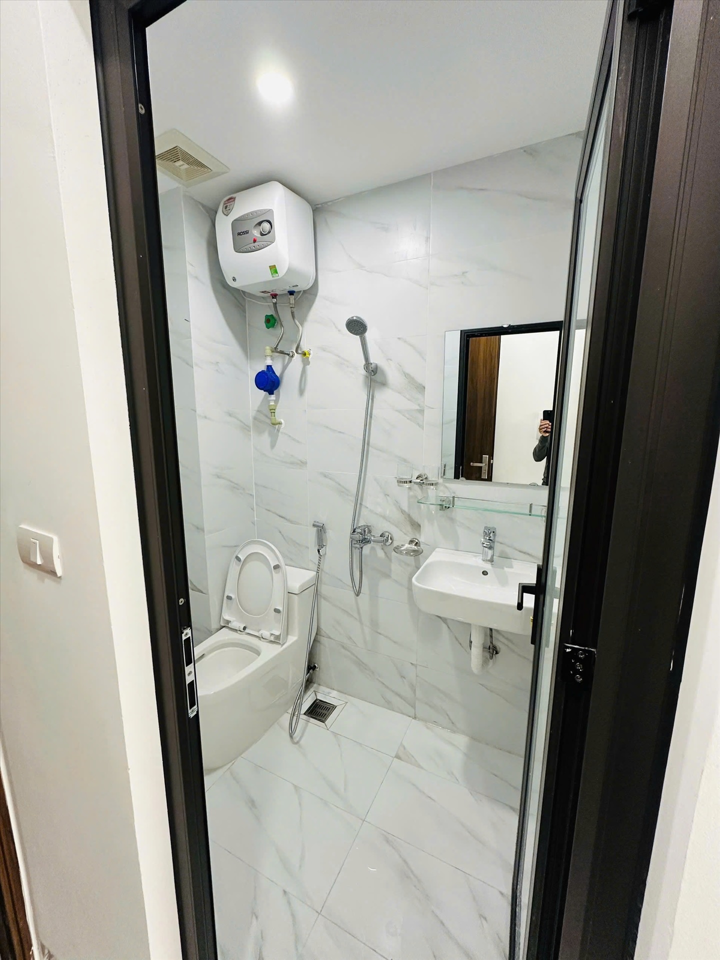 Phòng trọ Studio 20m2 tại Johome Đình Quán - Bắc Từ Liêm - Phòng tắm