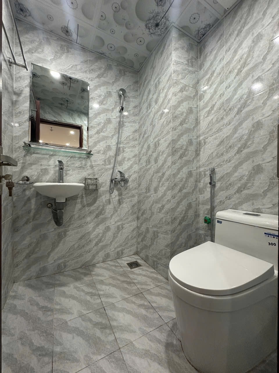 Phòng trọ Studio 25m2 tại LM Land 1 Trung Kính - Cầu Giấy - Phòng tắm