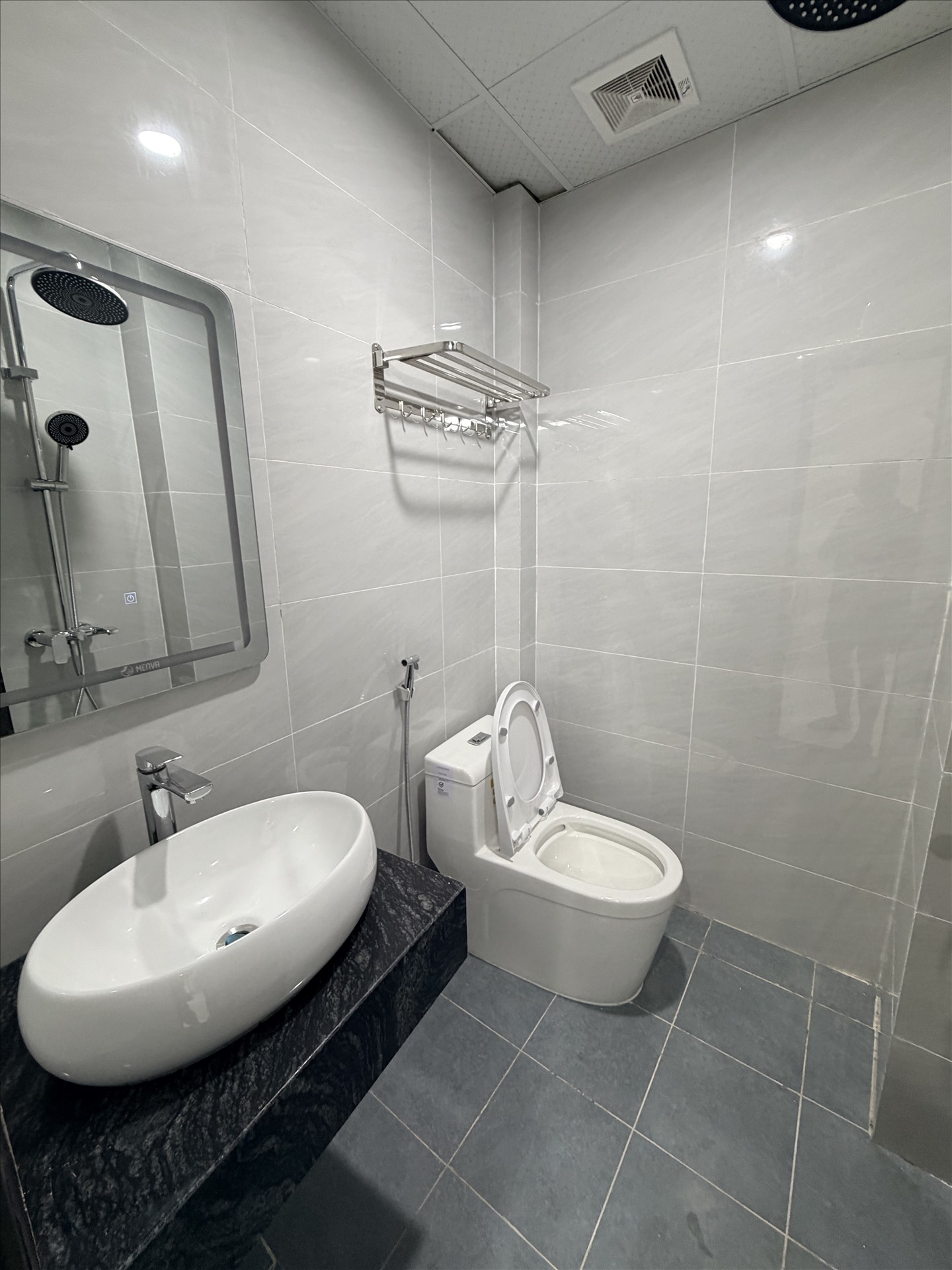 Phòng trọ Studio 25m2 tại Sunshine Quan Nhân - Thanh Xuân - Phòng tắm