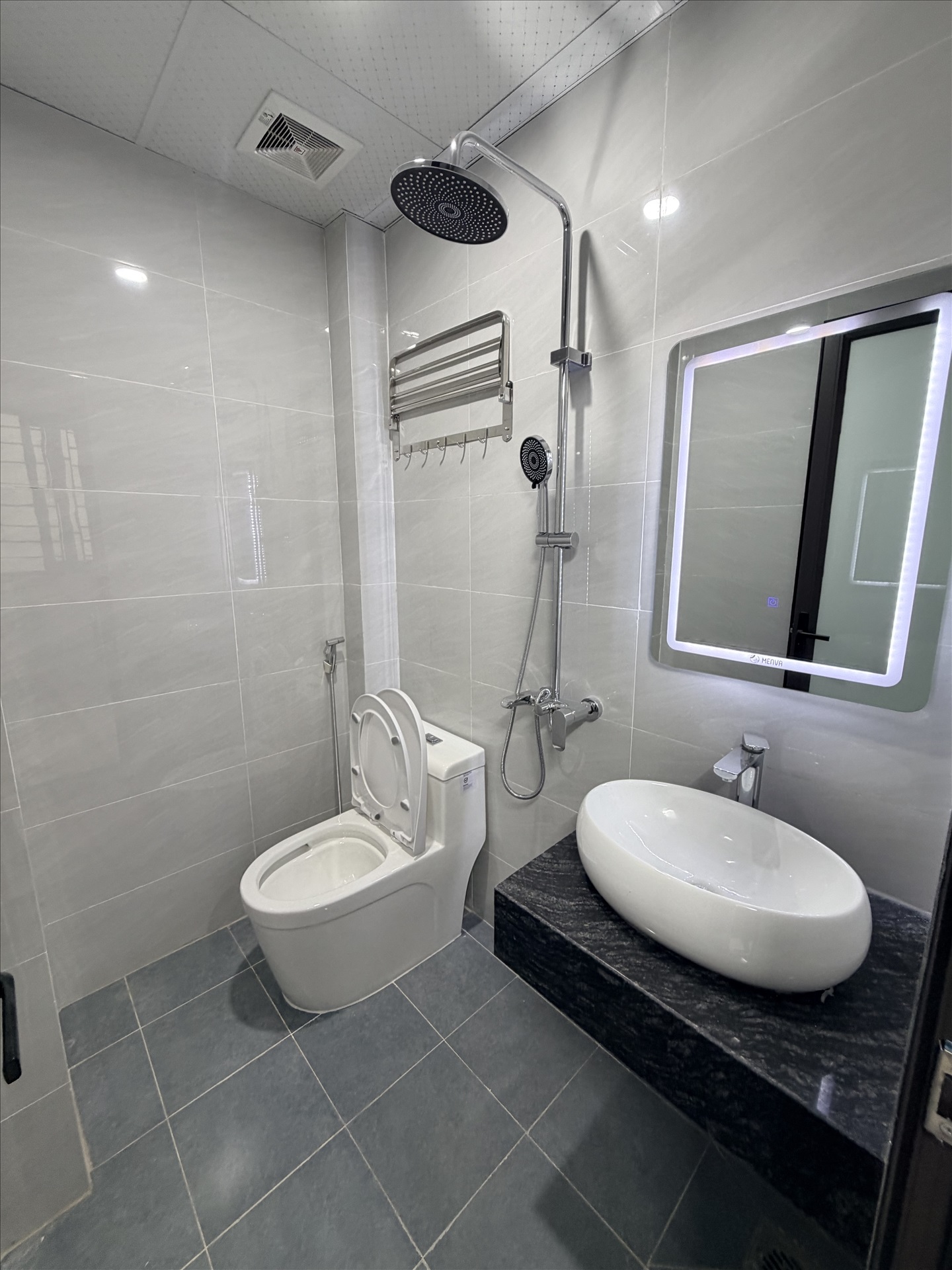 Phòng trọ Studio 22m2 tại Sunshine Quan Nhân - Thanh Xuân - Phòng tắm