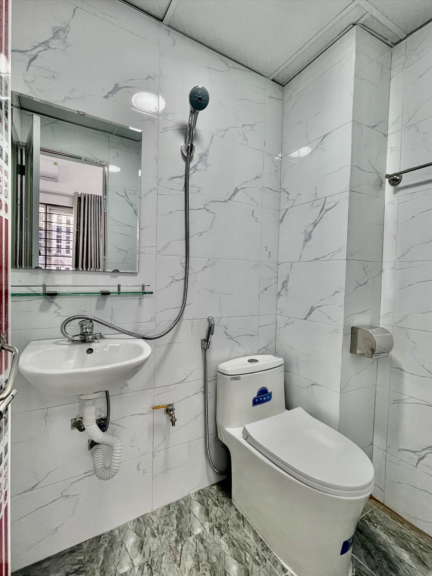 Phòng trọ Studio 19m2 tại 4PS Housing 1 Trung Kính - Cầu Giấy - Phòng tắm