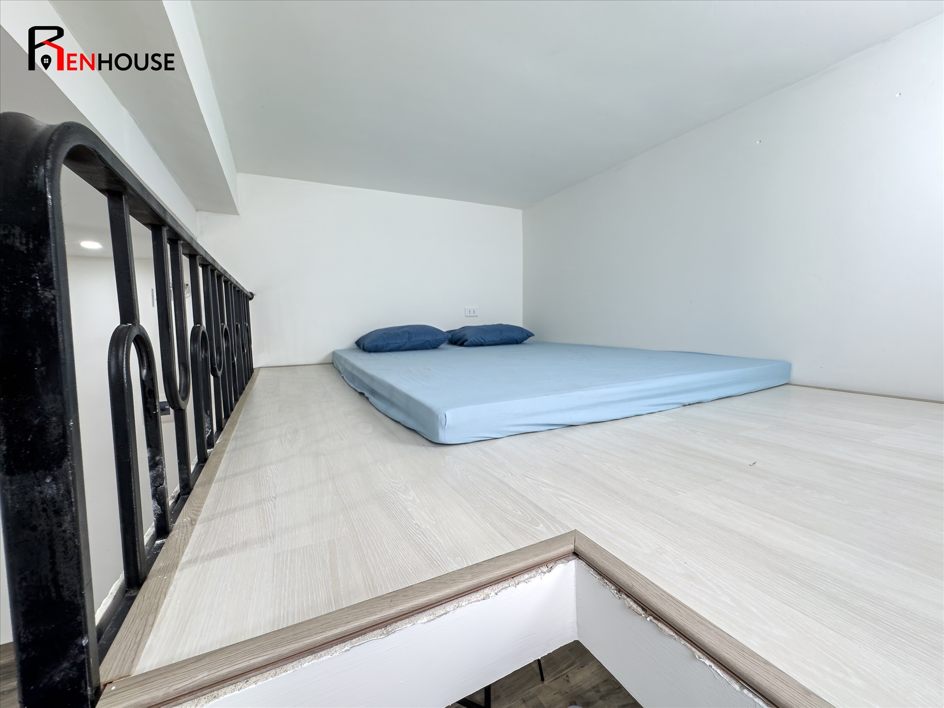Phòng trọ Duplex 35m2 tại RenHouse An Dương Vương 2 - Tây Hồ - Phòng ngủ