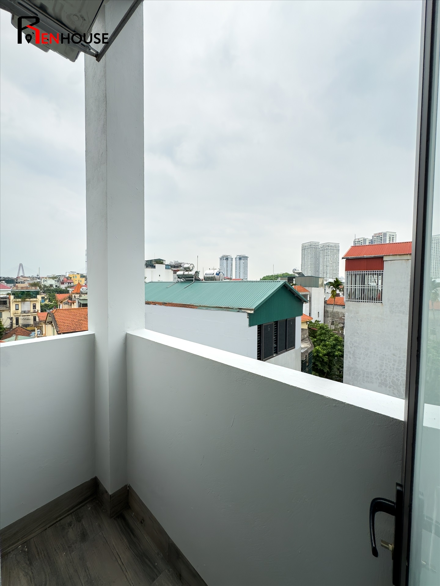 Phòng trọ Duplex 35m2 tại RenHouse An Dương Vương 2 - Tây Hồ - Ban công