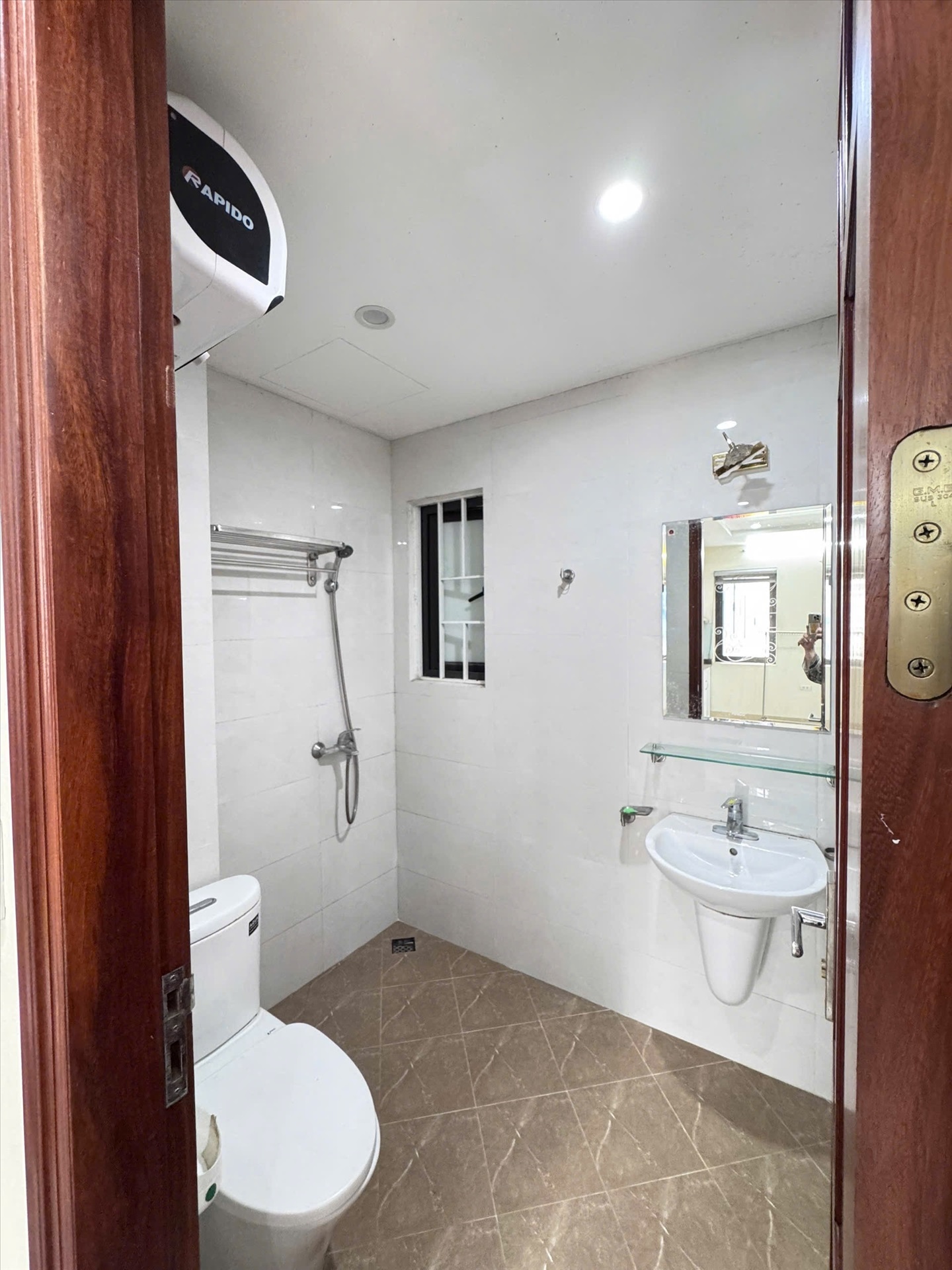Phòng trọ Studio 40m2 tại VNFI House 1 Mễ Trì Thượng - Nam Từ Liêm - Phòng tắm
