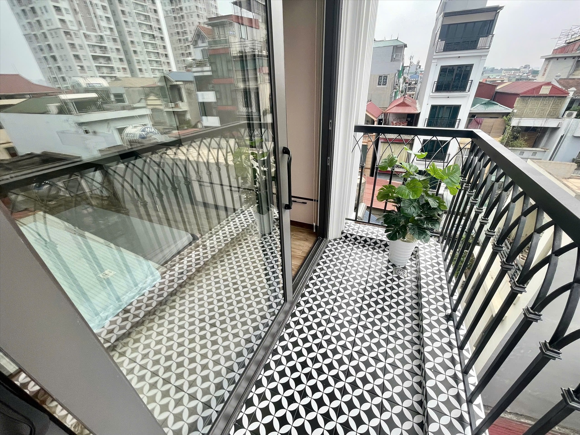 Phòng trọ Studio 40m2 tại Airstay Vương Thừa Vũ - Thanh Xuân - Ban công