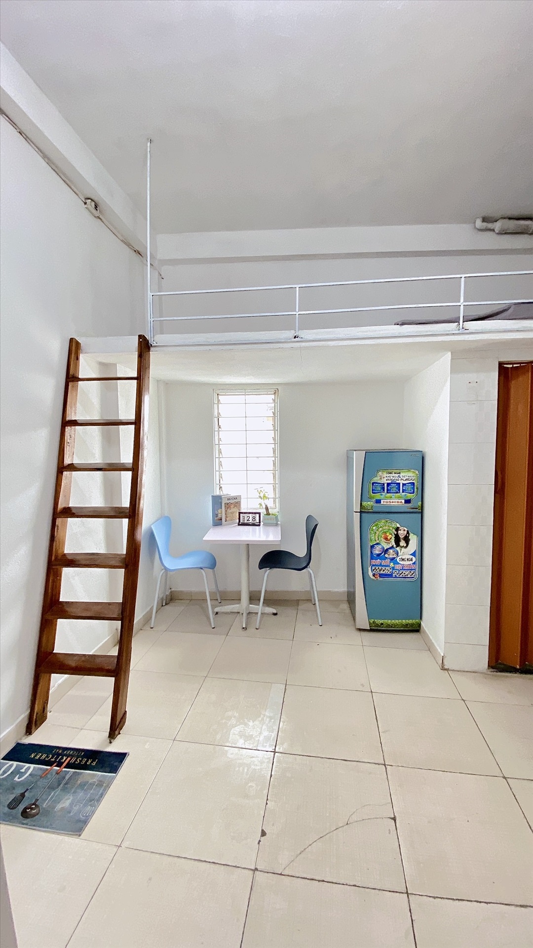 Phòng trọ Studio 25m2 tại QHOME Đường Láng - Đống Đa - Phòng khách