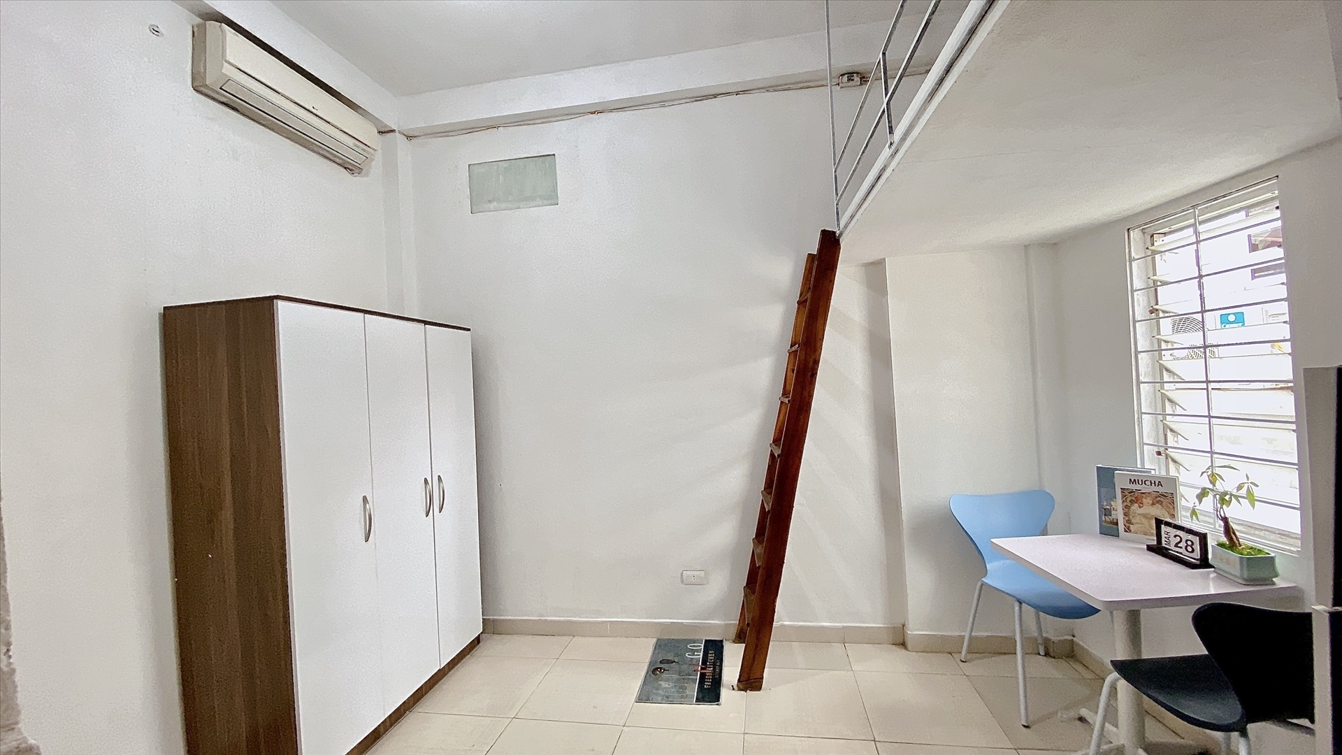 Phòng trọ Studio 25m2 tại QHOME Đường Láng - Đống Đa - Phòng khách